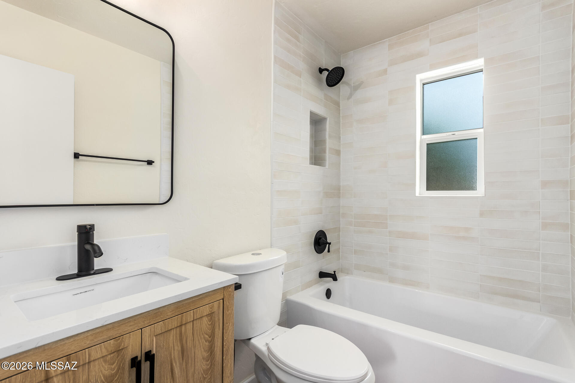 2601 E Warwick Vista