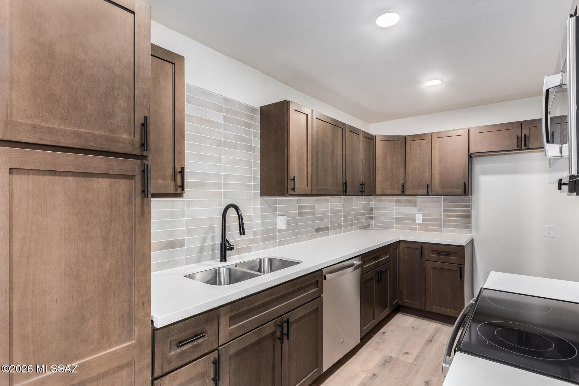 2601 E Warwick Vista