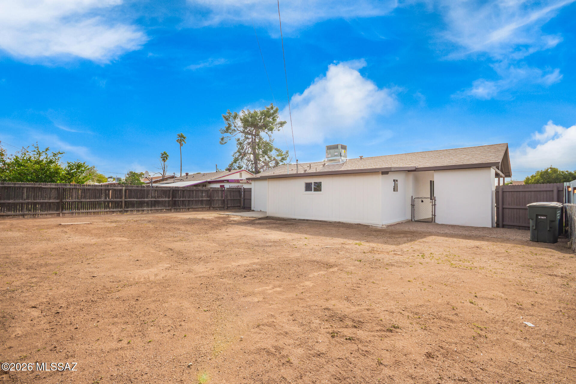 2601 E Warwick Vista