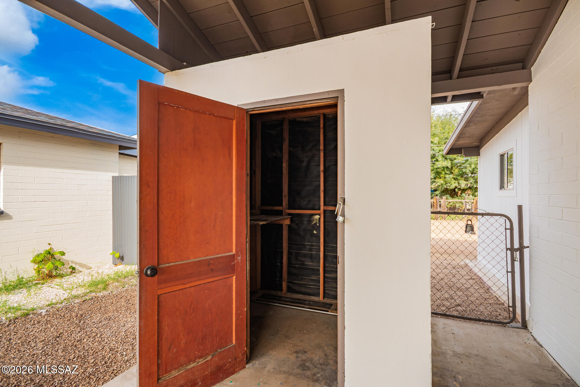 2601 E Warwick Vista