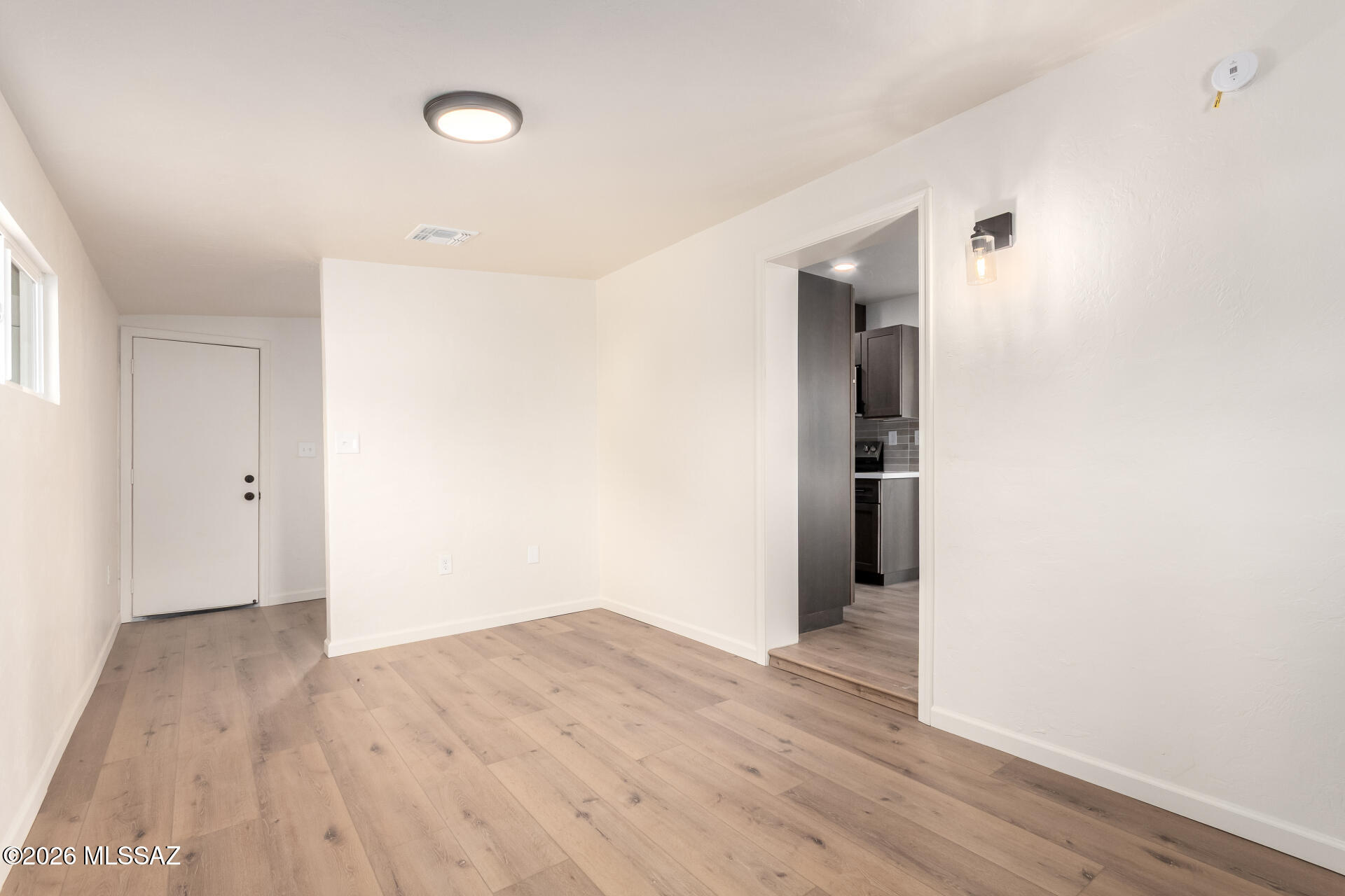 2601 E Warwick Vista