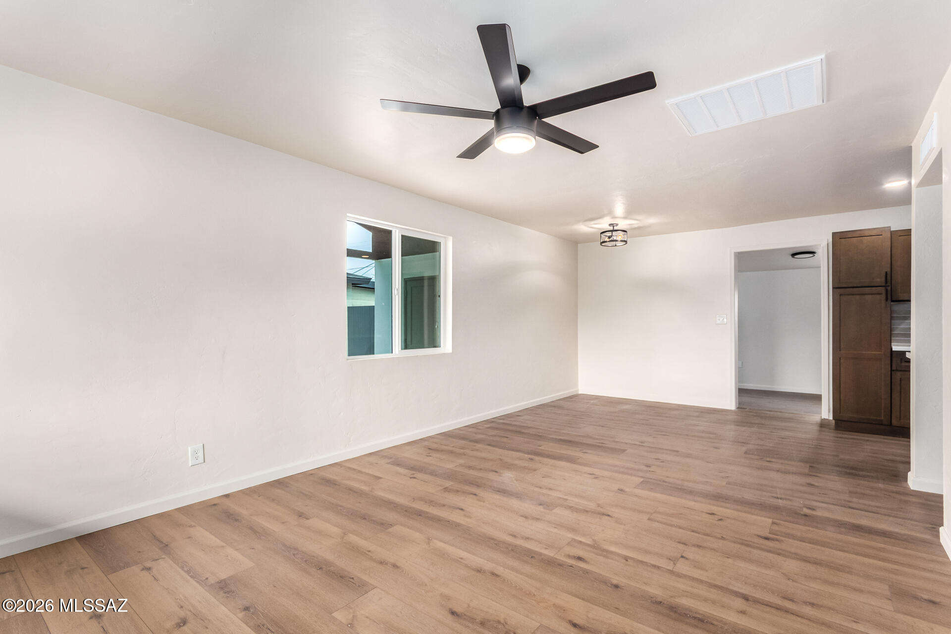 2601 E Warwick Vista