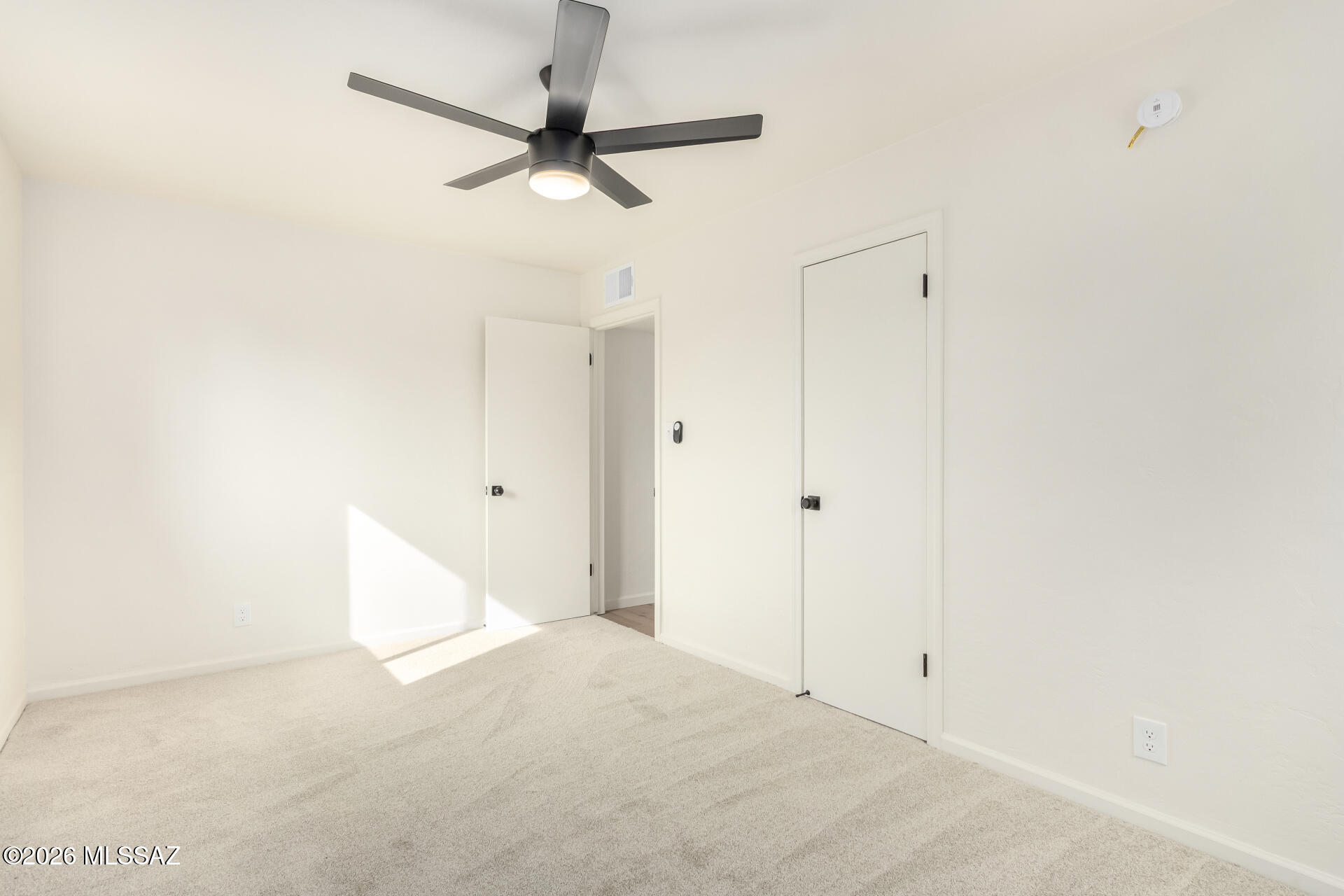 2601 E Warwick Vista