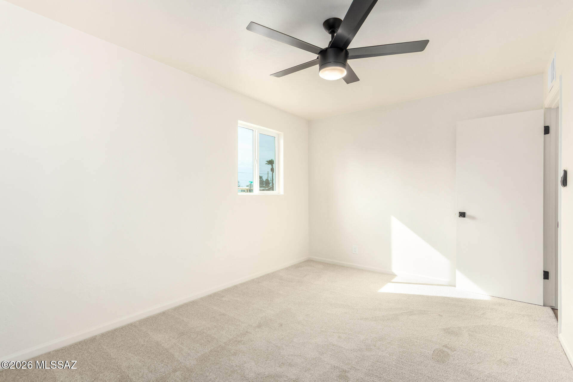 2601 E Warwick Vista