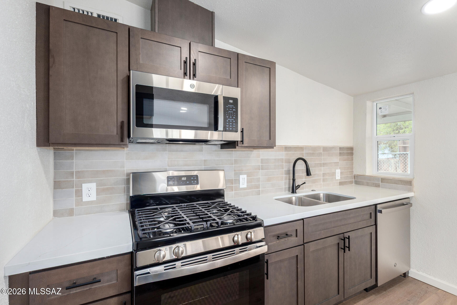 2721 N Calle De Romy