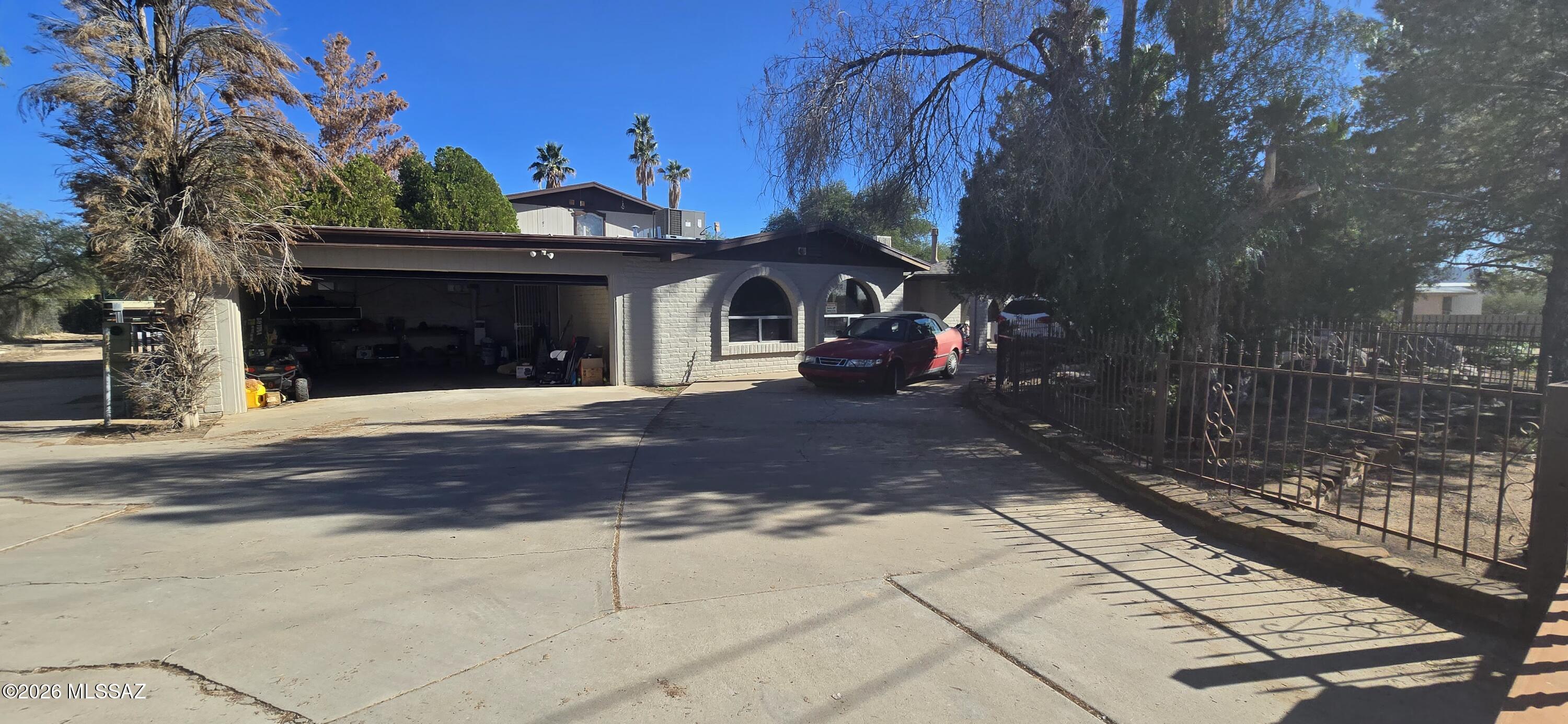 6869 S Seehorn Avenue