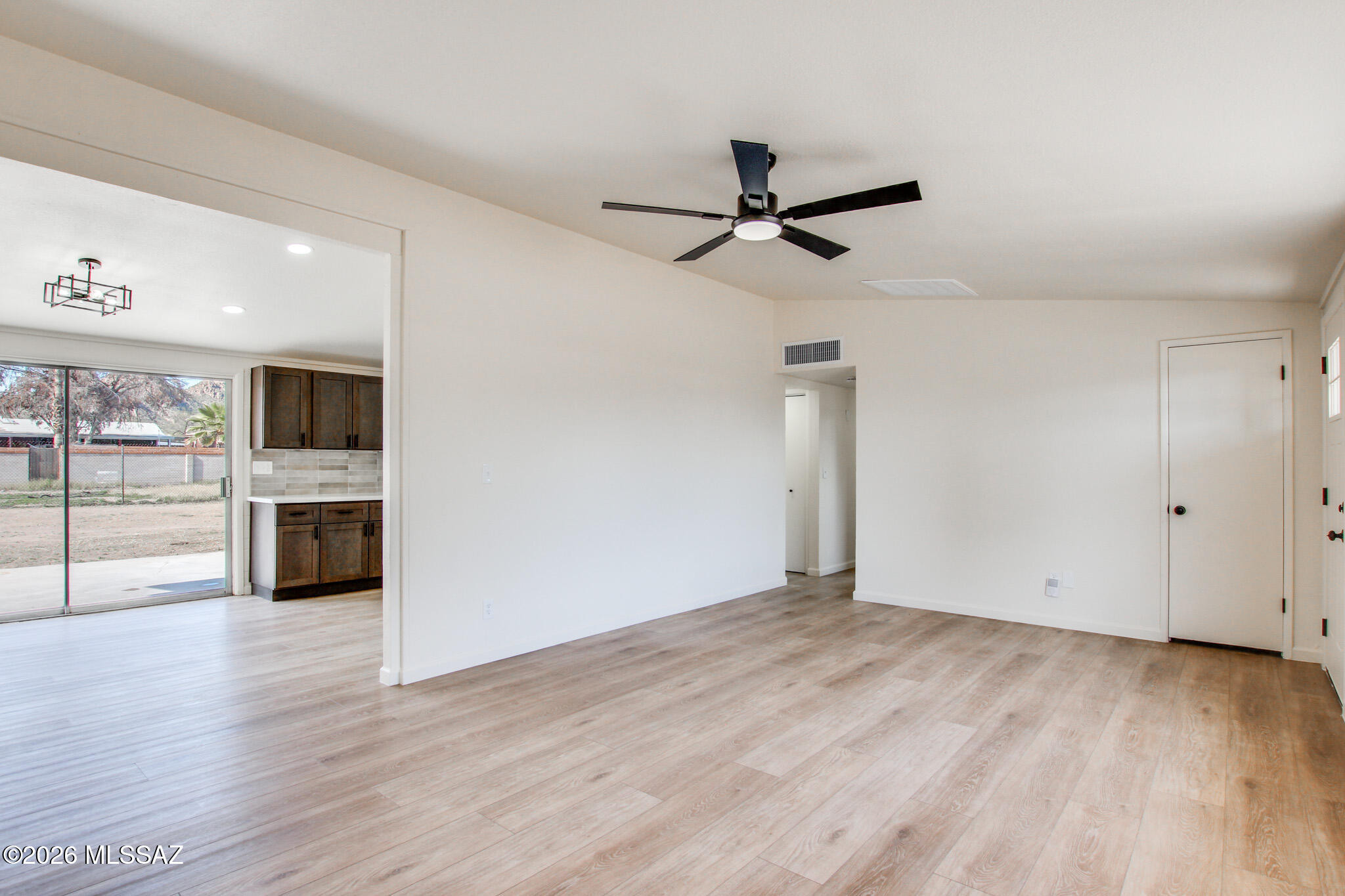 5516 S Oriole Avenue