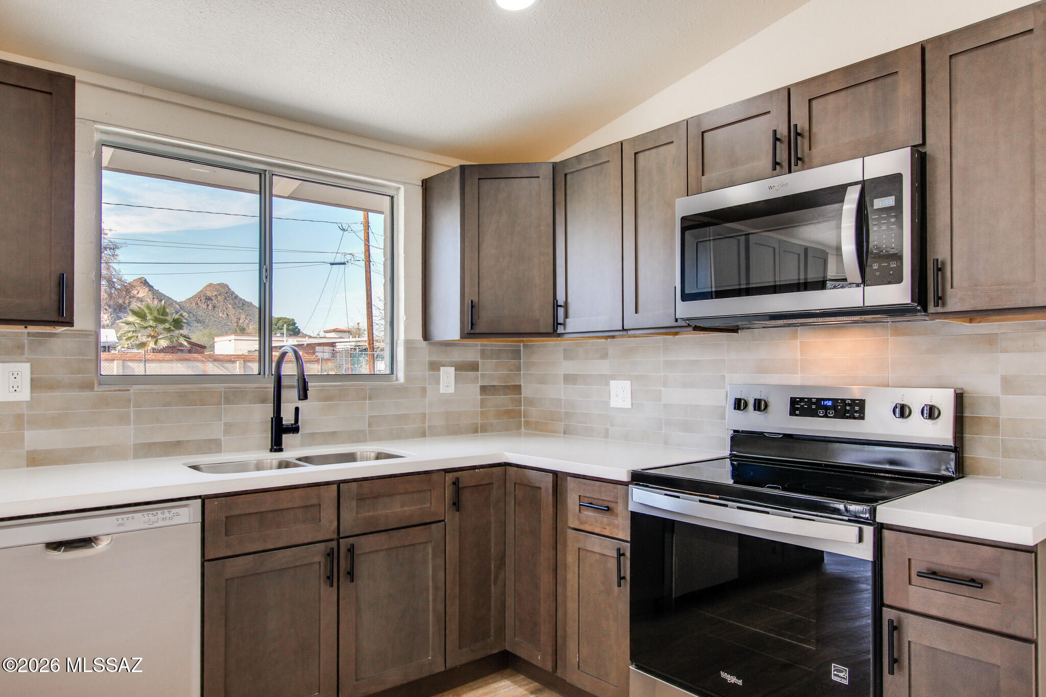 5516 S Oriole Avenue