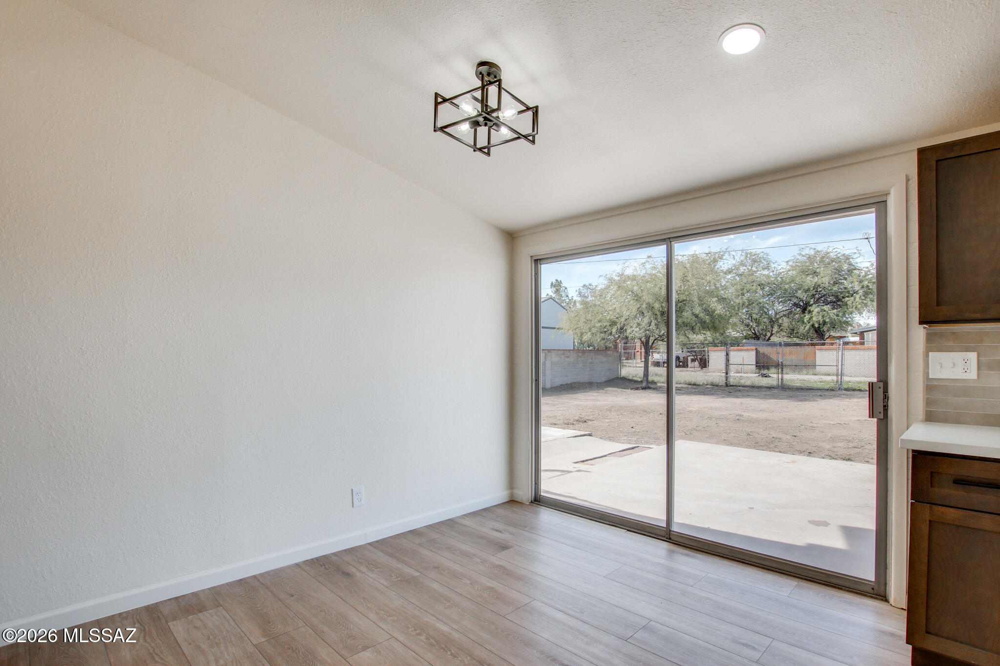 5516 S Oriole Avenue