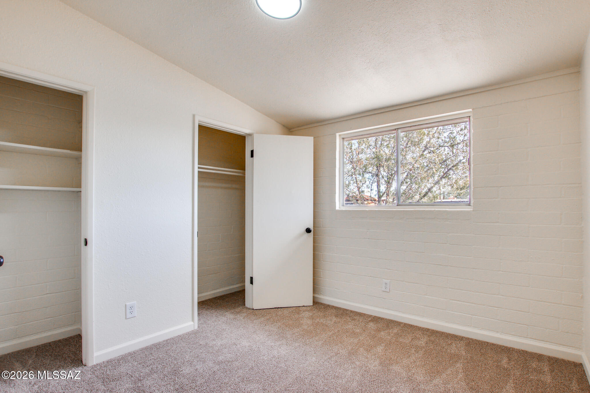 5516 S Oriole Avenue