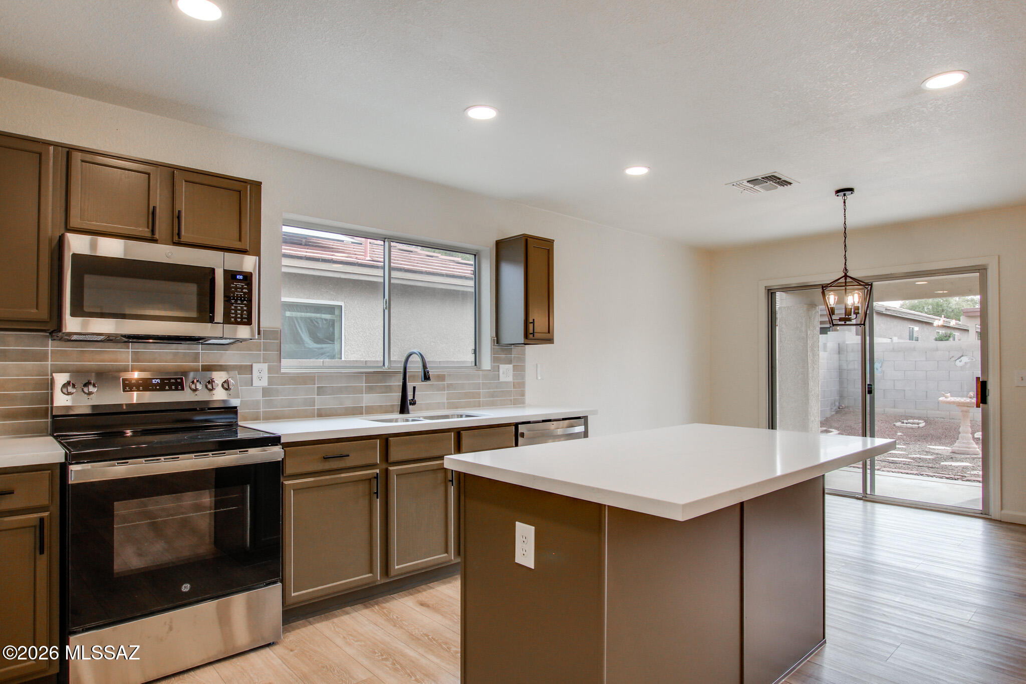 9410 E Grapevine Spring Place