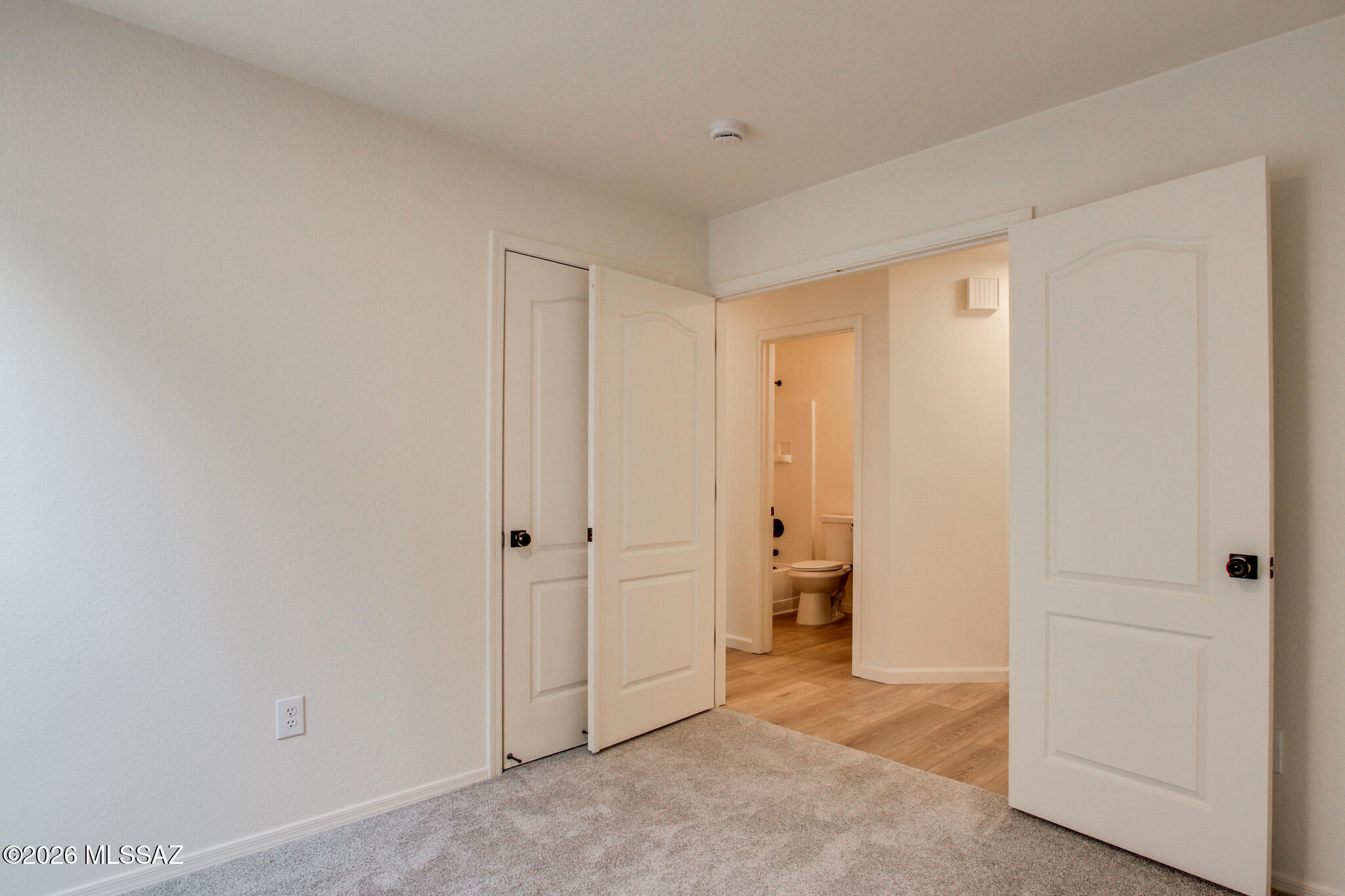 9410 E Grapevine Spring Place