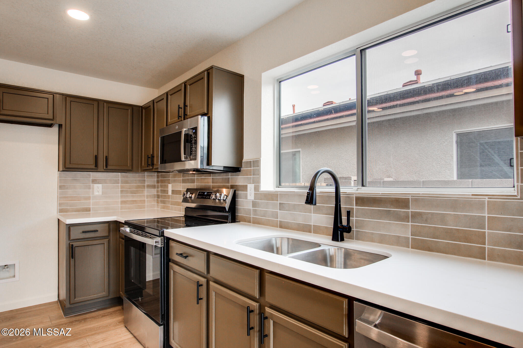 9410 E Grapevine Spring Place