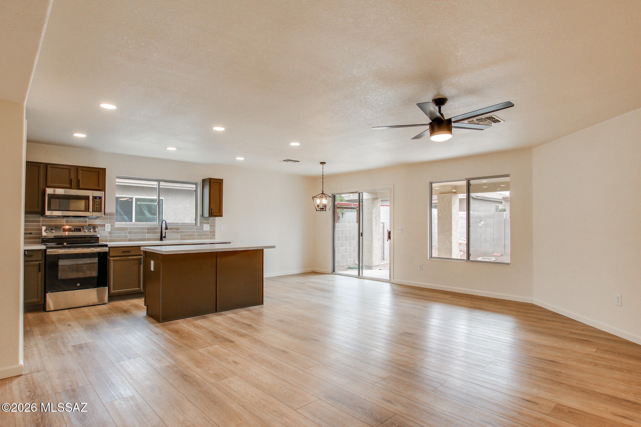 9410 E Grapevine Spring Place