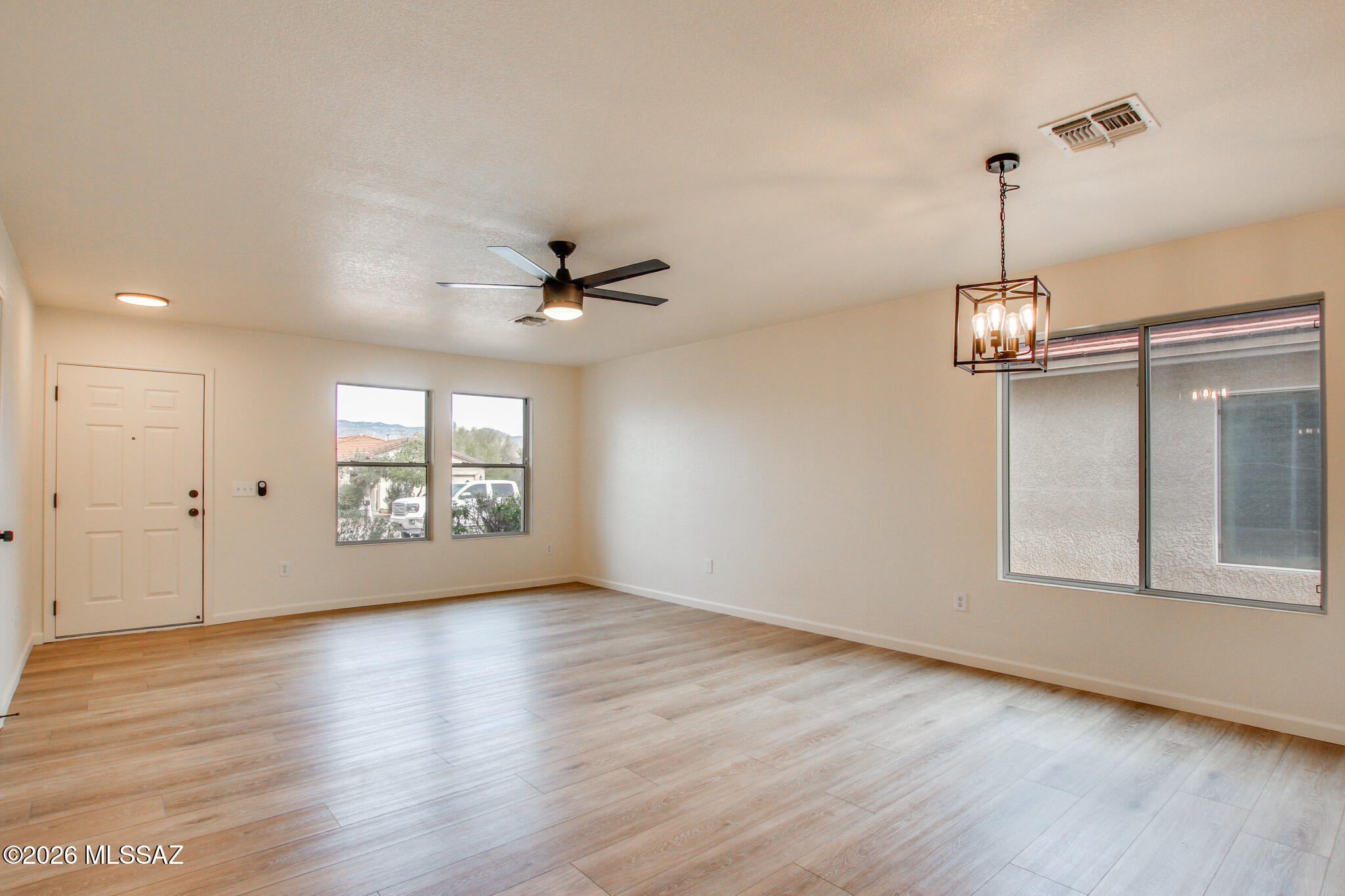 9410 E Grapevine Spring Place