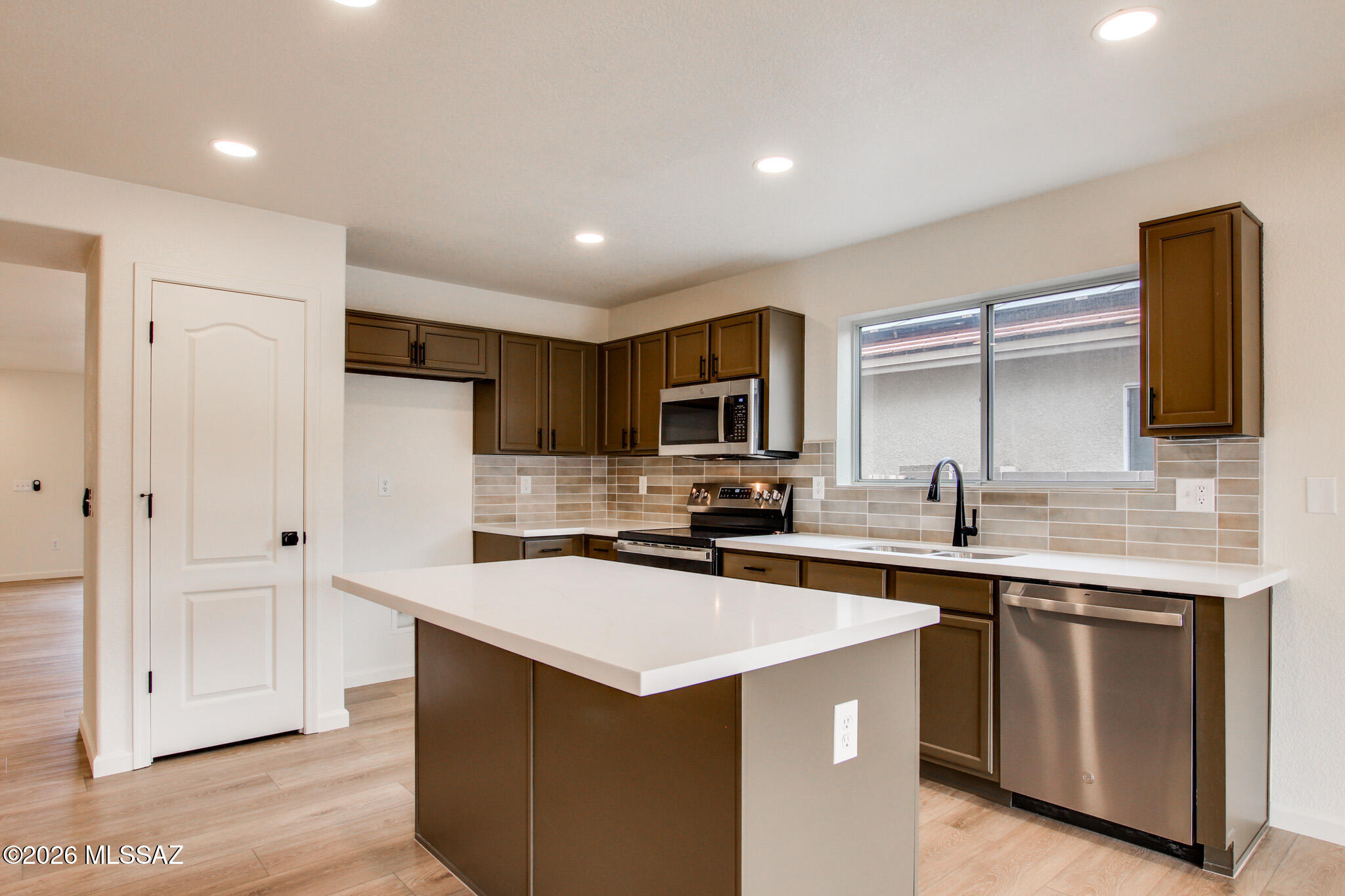 9410 E Grapevine Spring Place