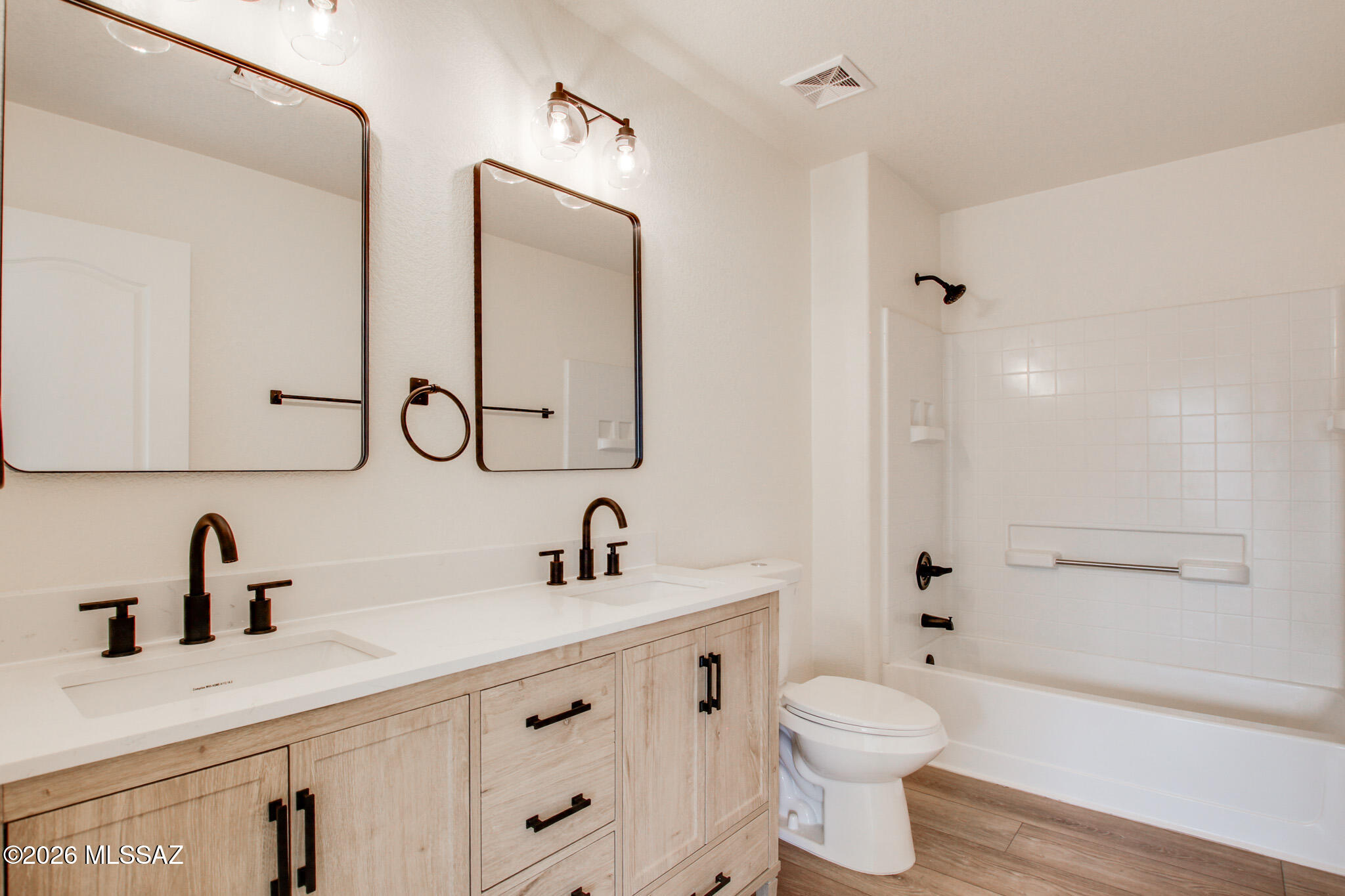 9410 E Grapevine Spring Place