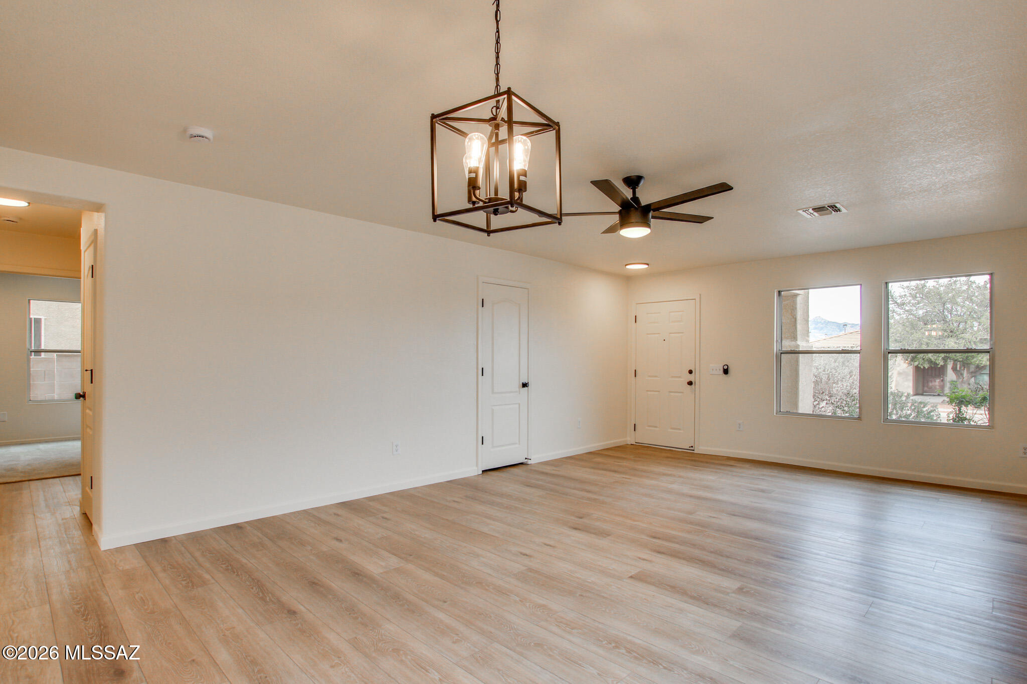 9410 E Grapevine Spring Place