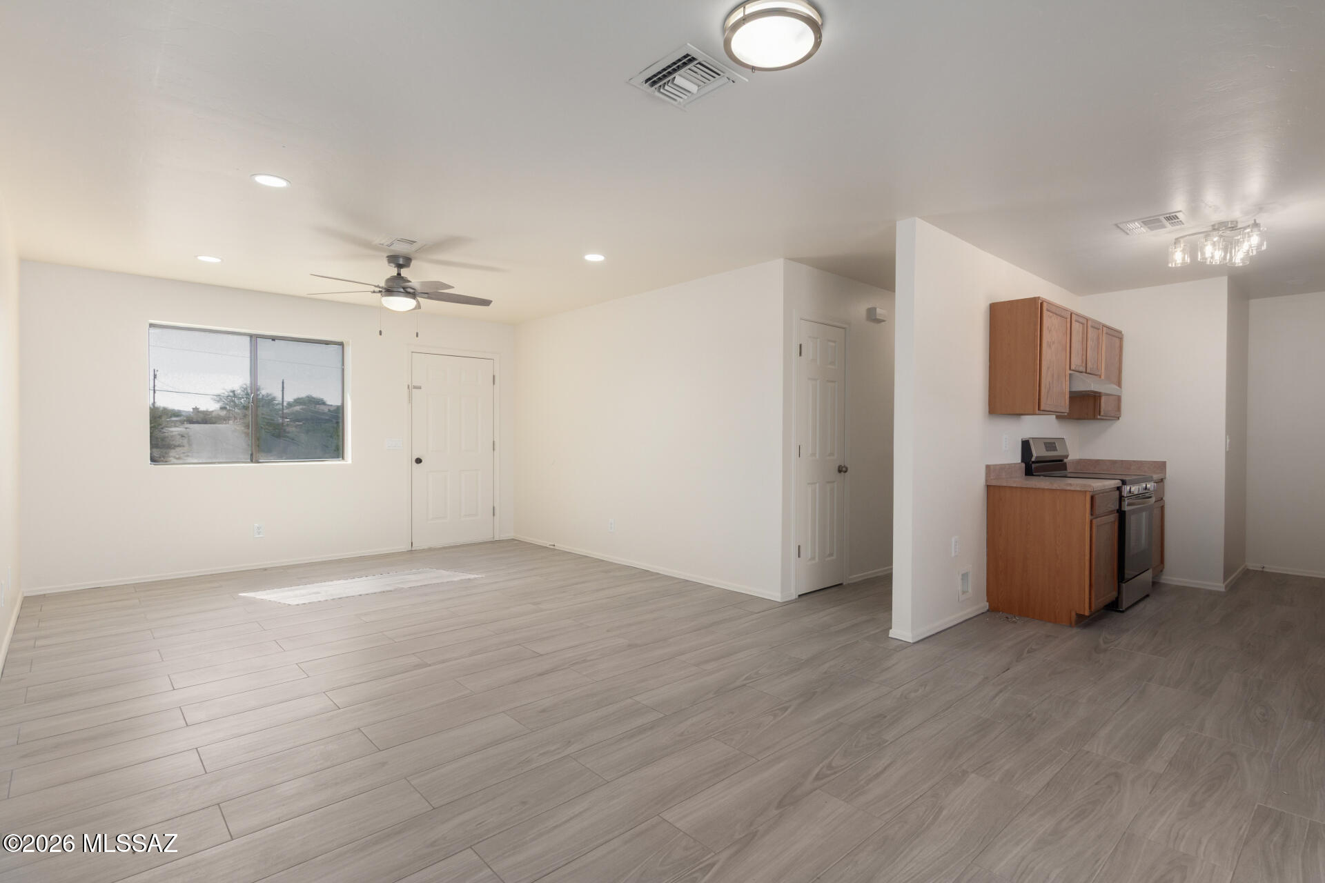 370 Camino Brizza Bonell