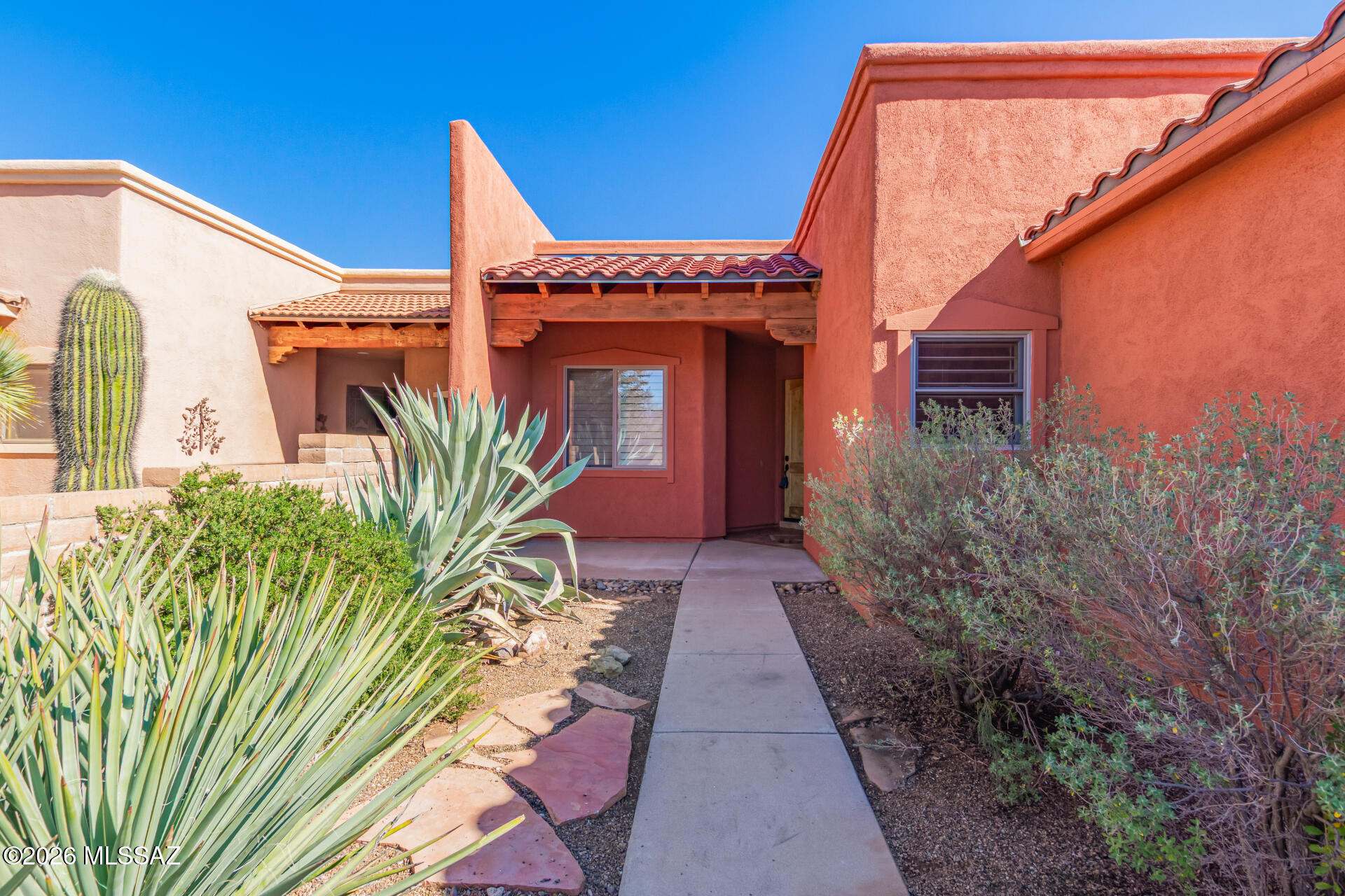 135 Calle Frida Kahlo