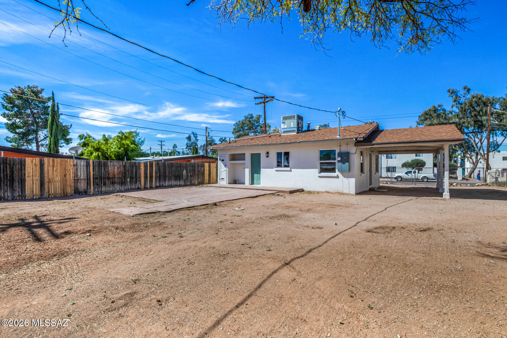 2932 N Castro Avenue