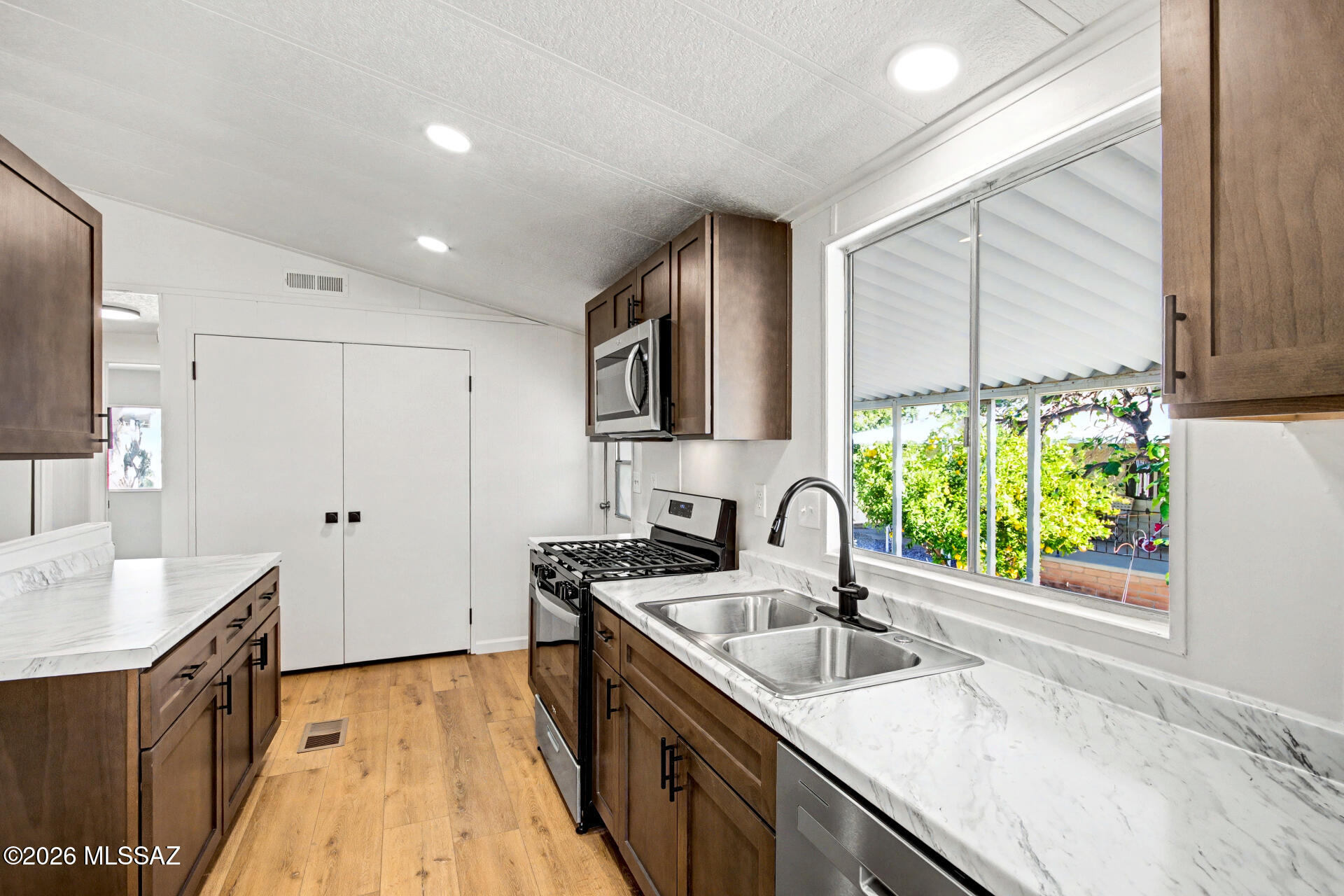 5422 W Circle Z Street