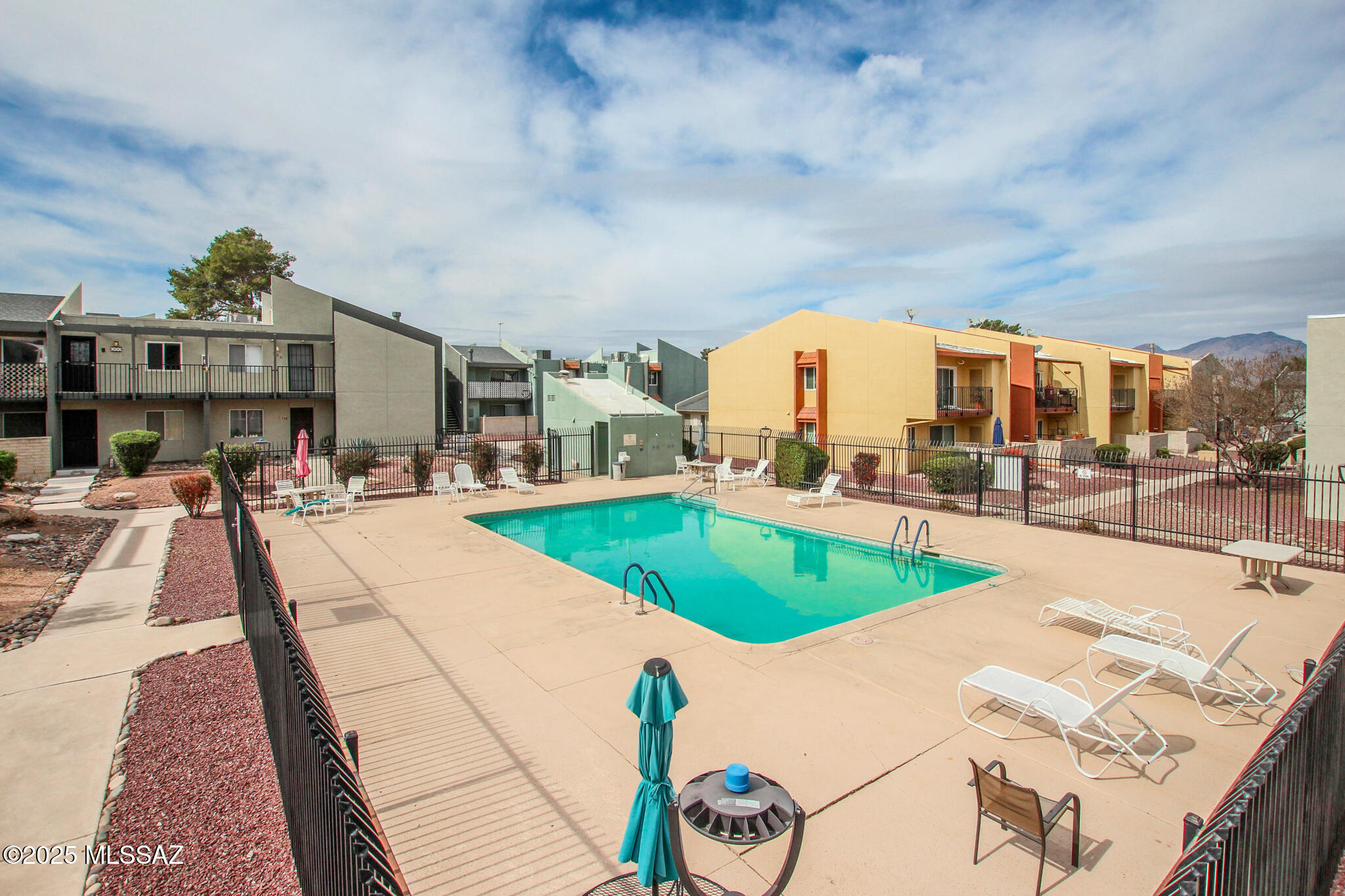 828 S Langley Avenue 101