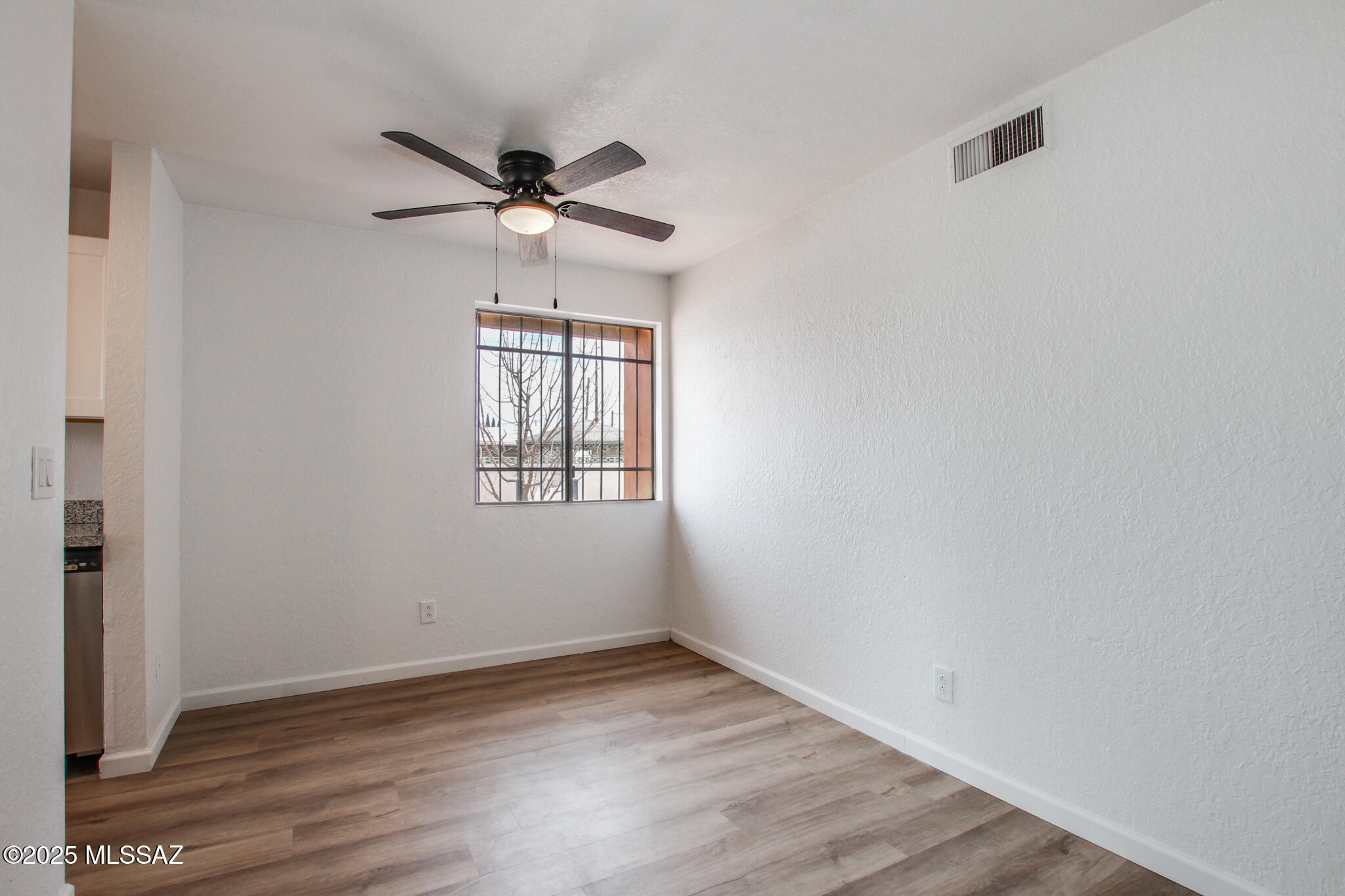 828 S Langley Avenue 101