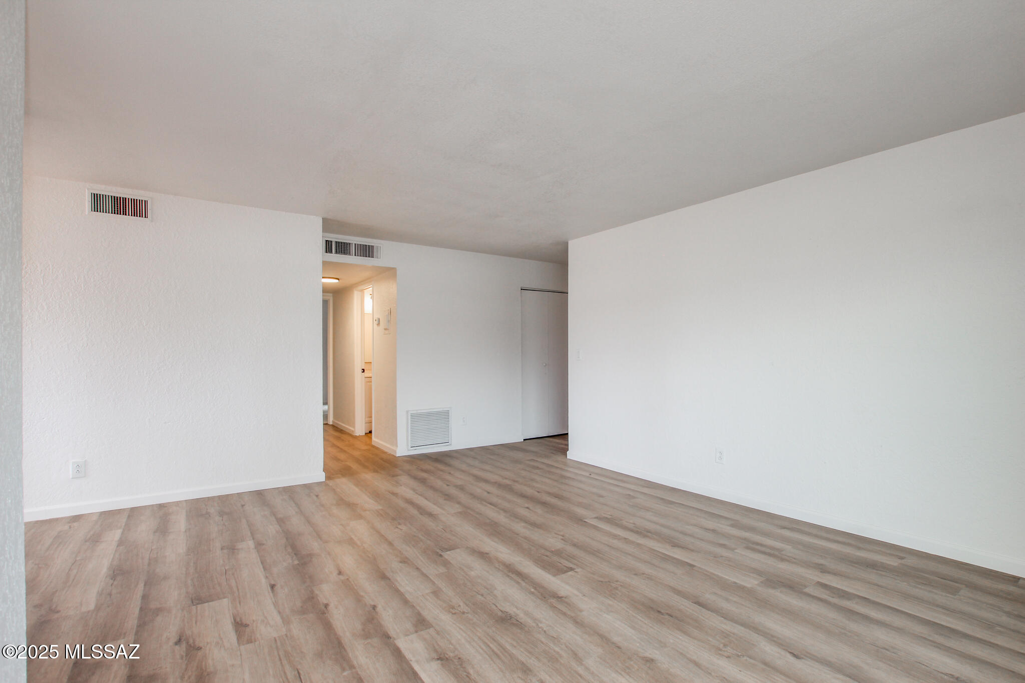 828 S Langley Avenue 101
