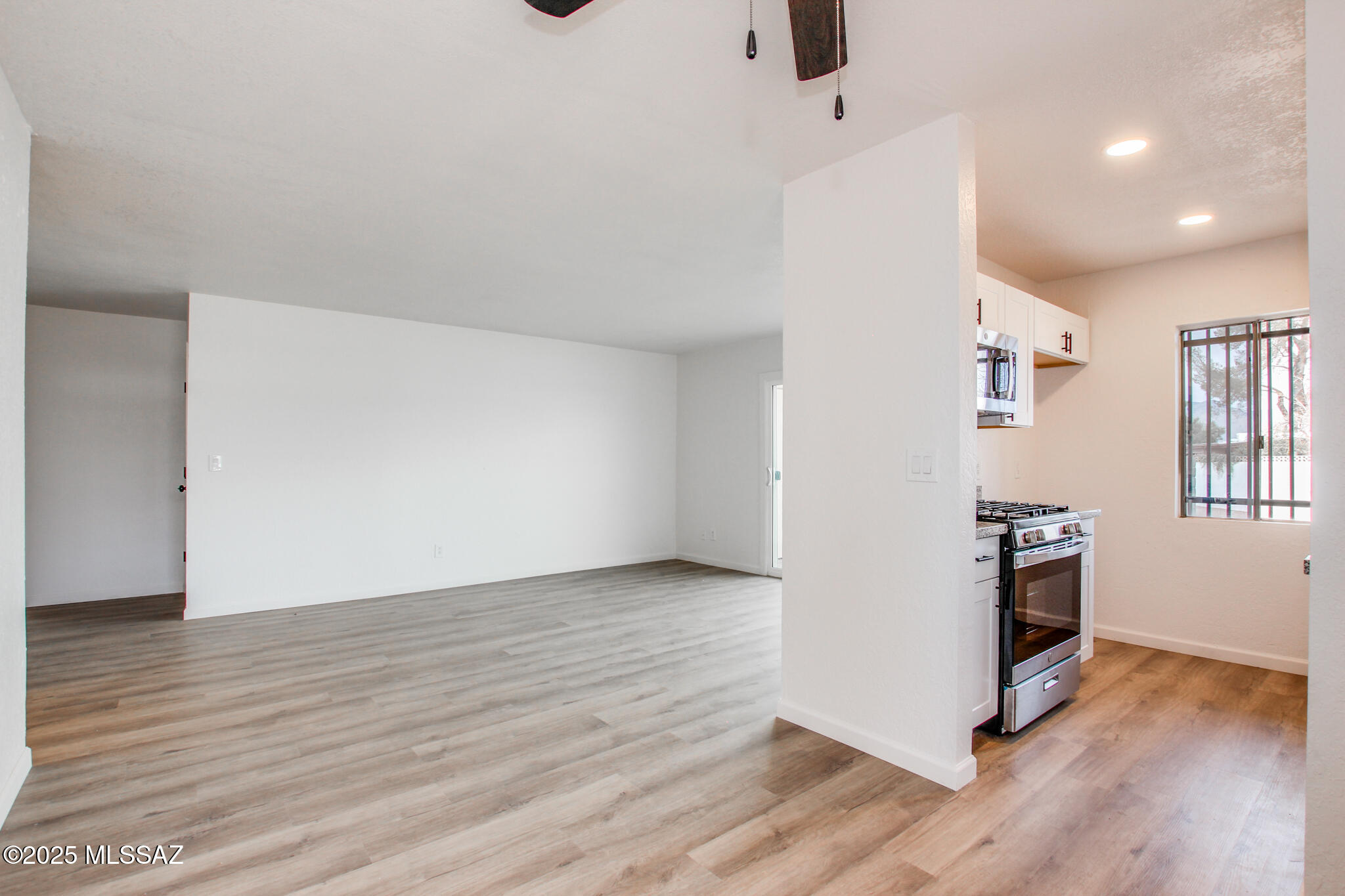 828 S Langley Avenue 101