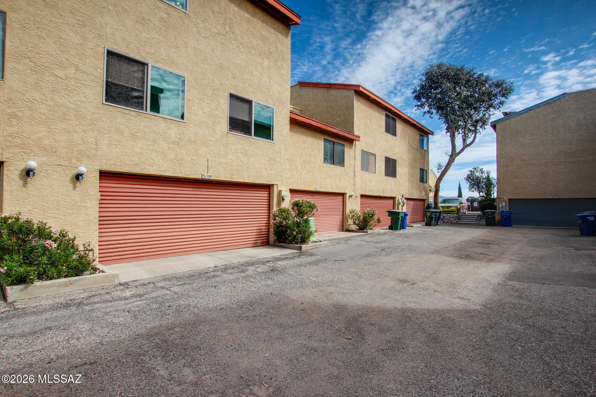 3109 E Corte De La Raqueta