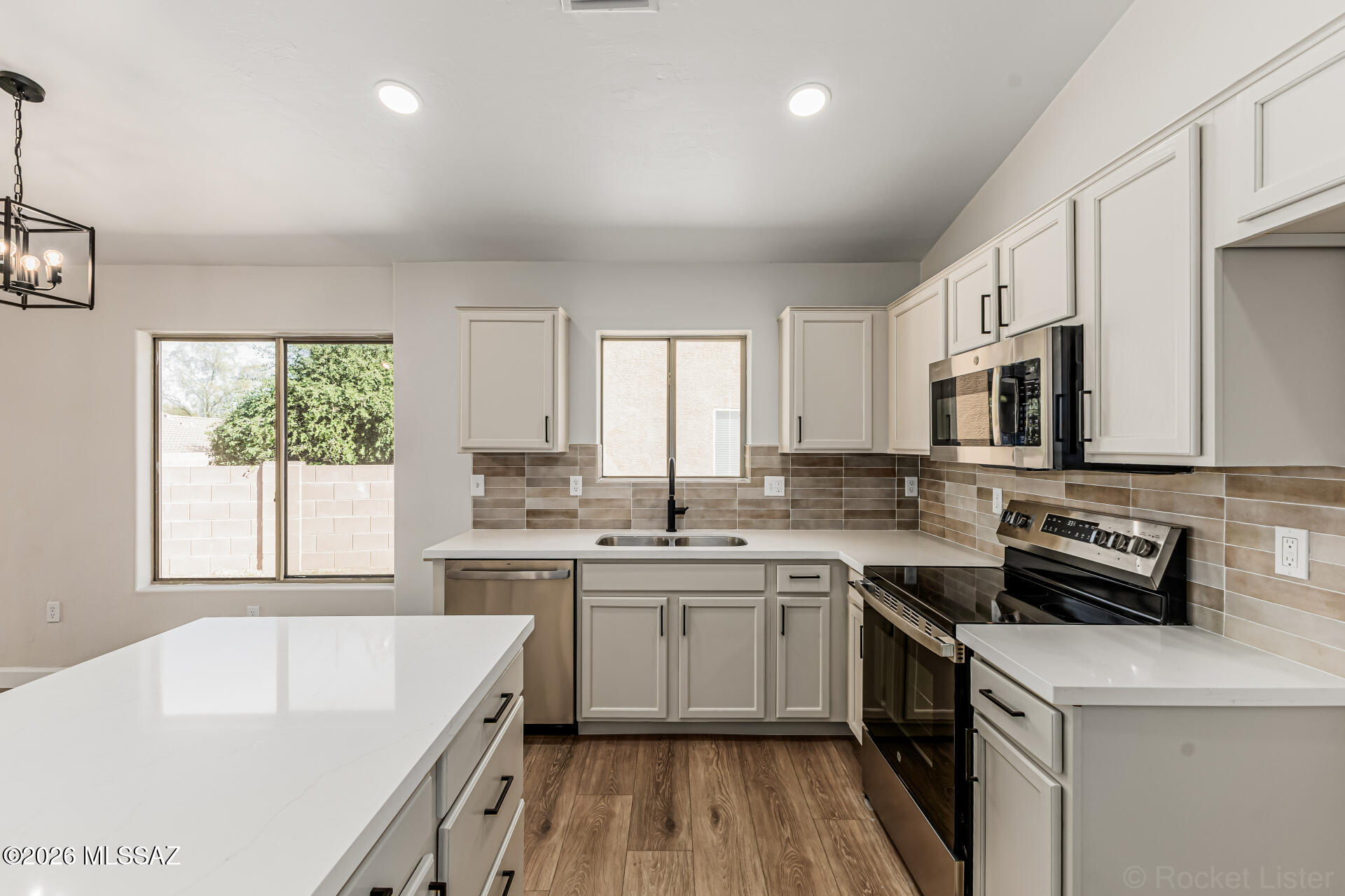 8046 W Misty Brook Place