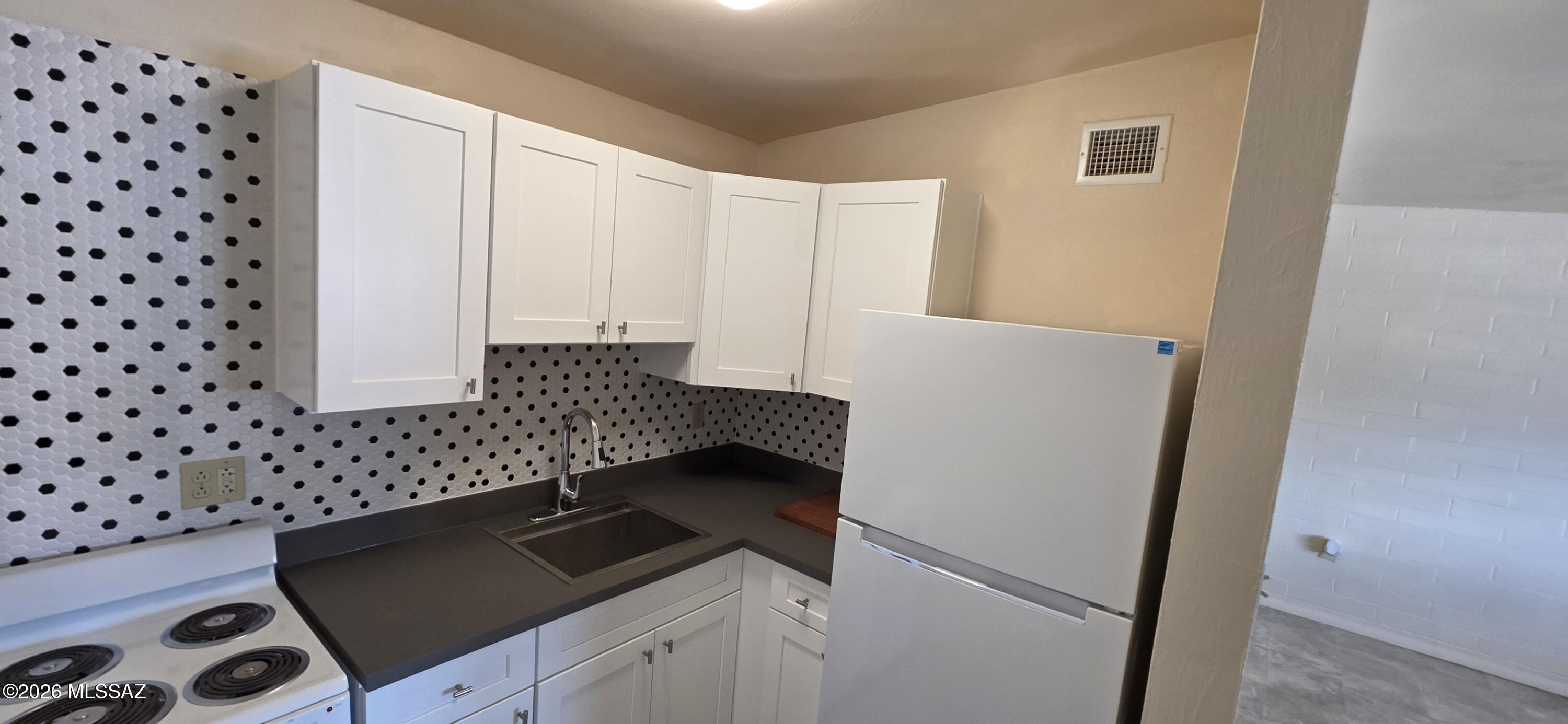 1123 E Kentucky Street 101