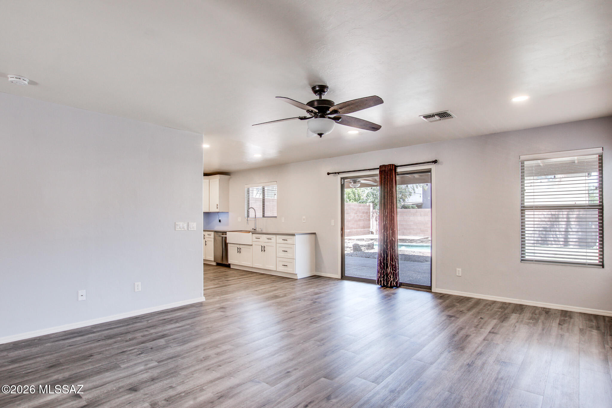 694 W Amber Sun Drive