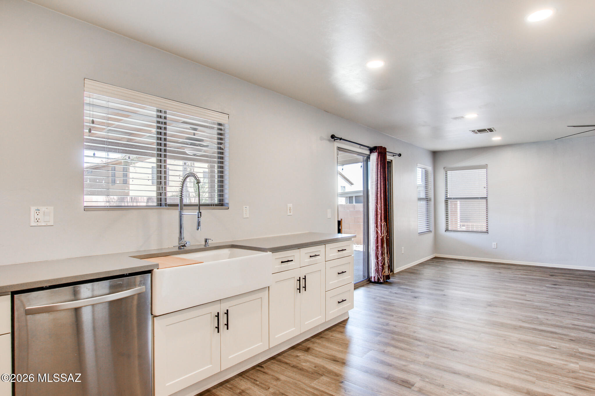 694 W Amber Sun Drive