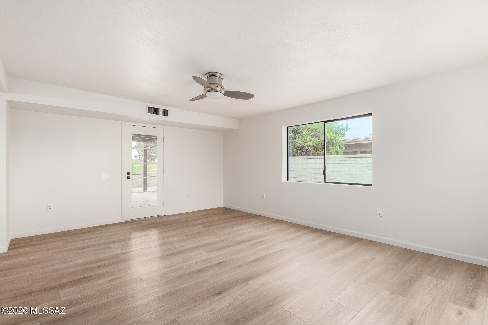 750 W Camino Iturbide