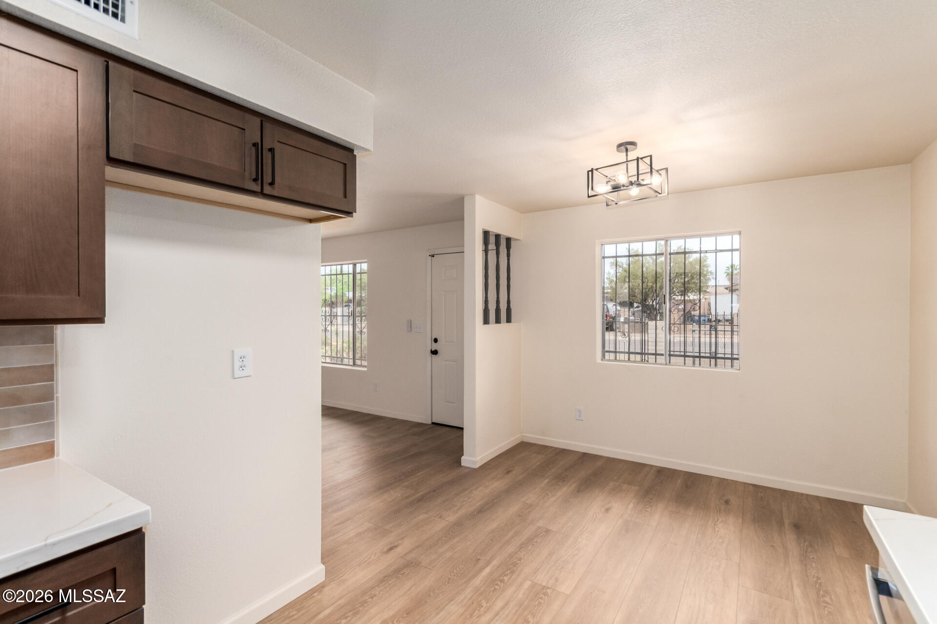 5174 Mountain Avenue