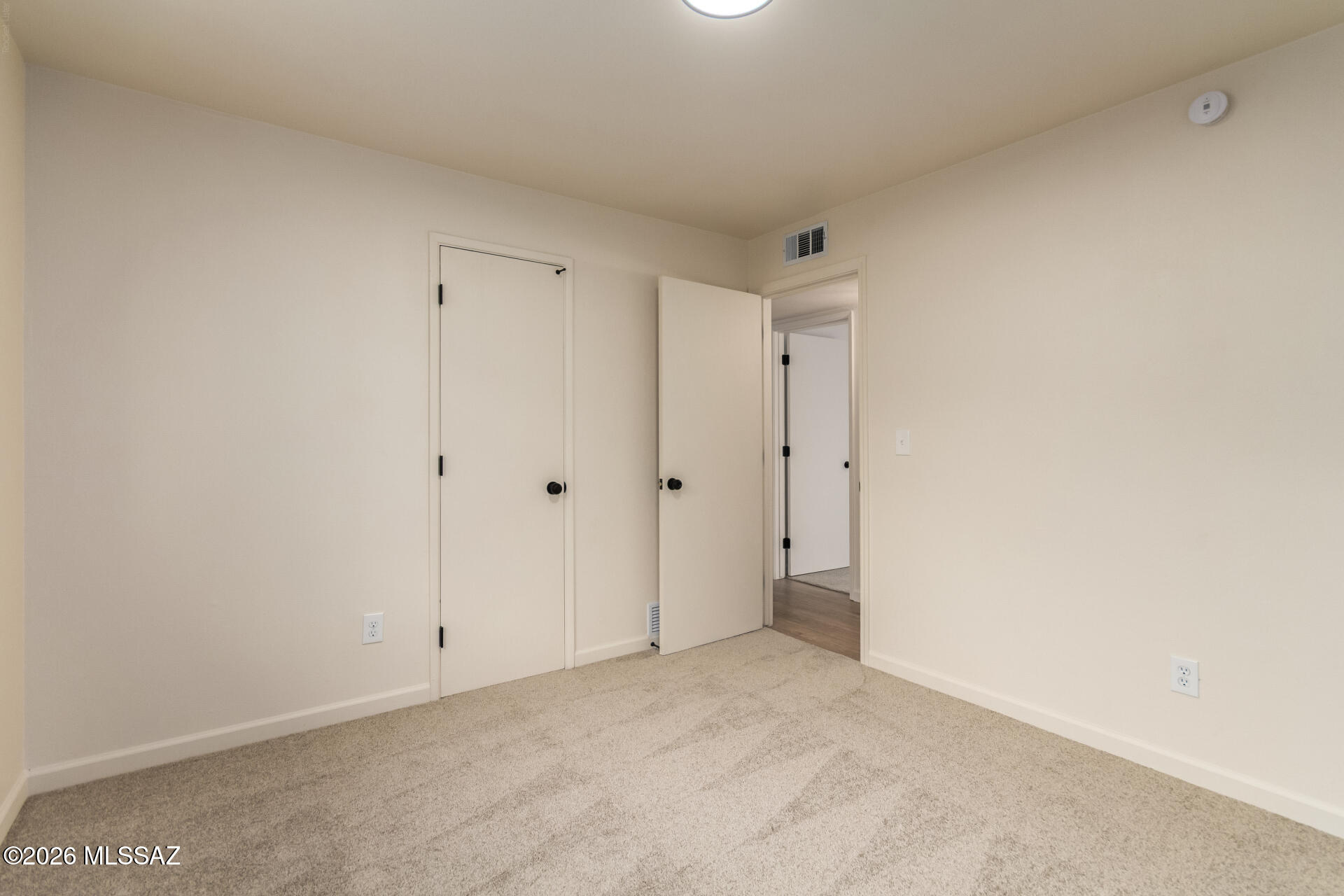 5174 Mountain Avenue