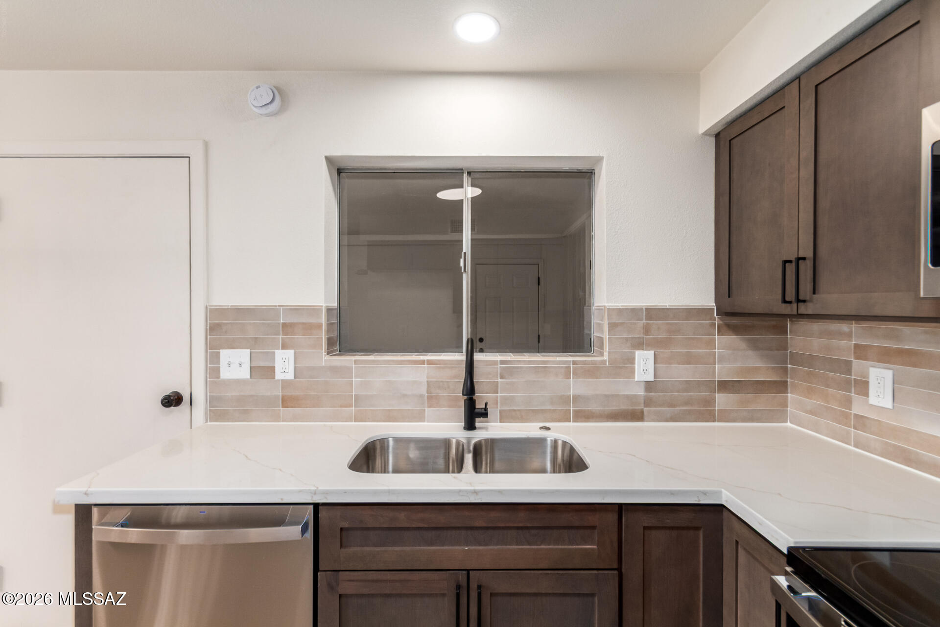 5174 Mountain Avenue