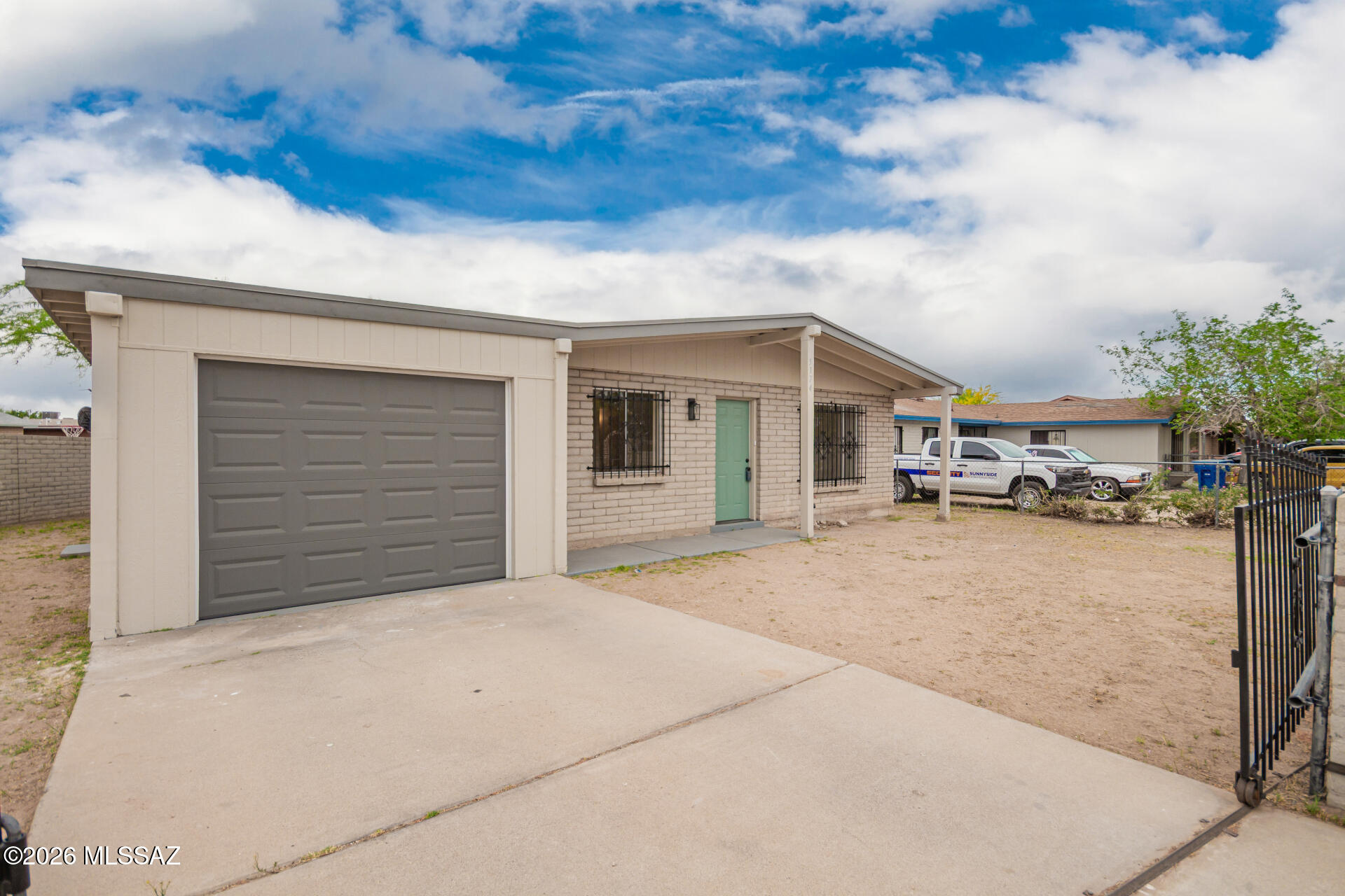 5174 Mountain Avenue