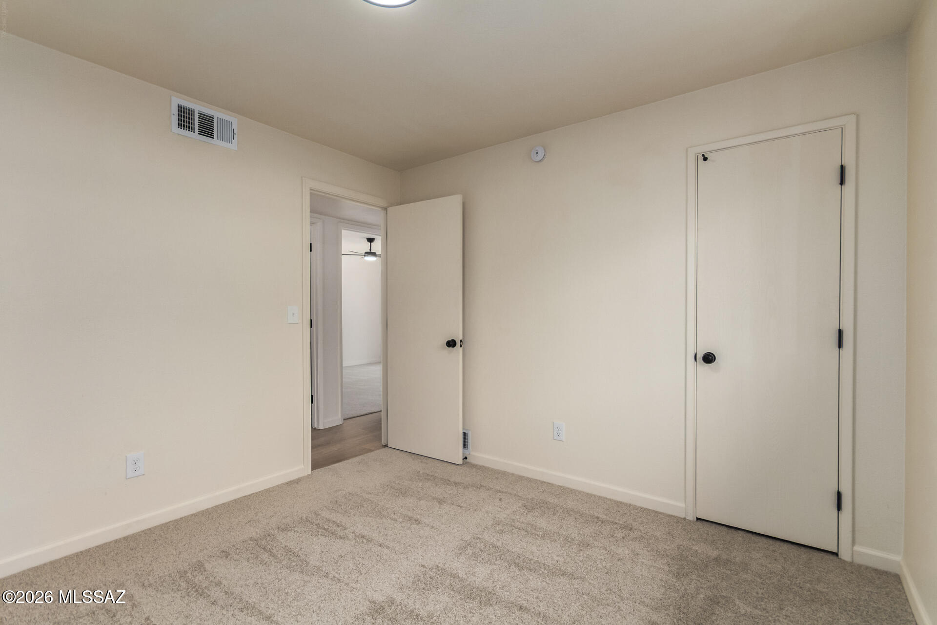 5174 Mountain Avenue