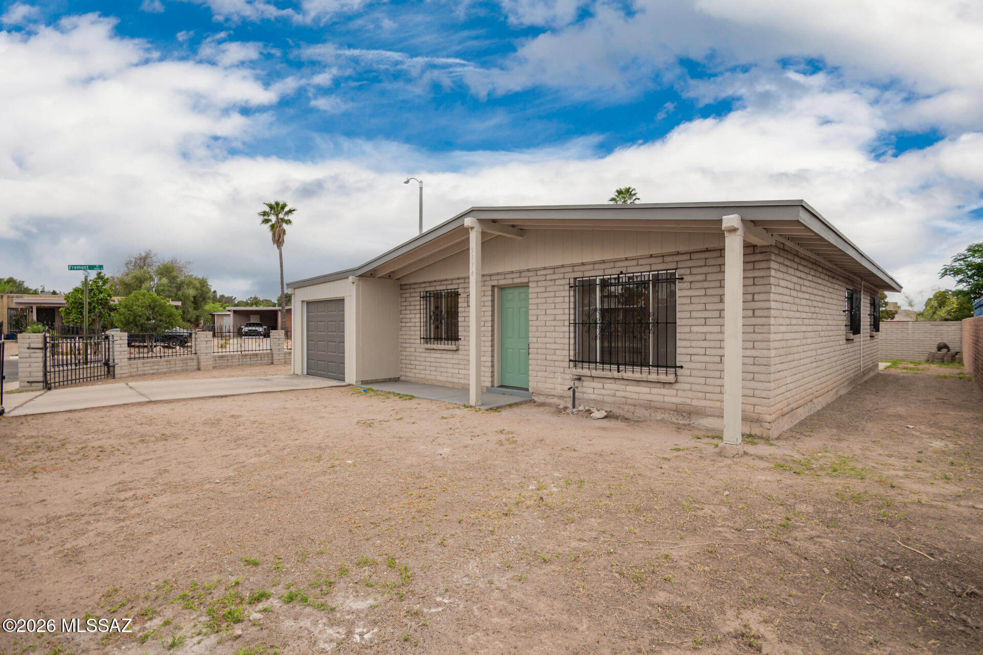 5174 Mountain Avenue