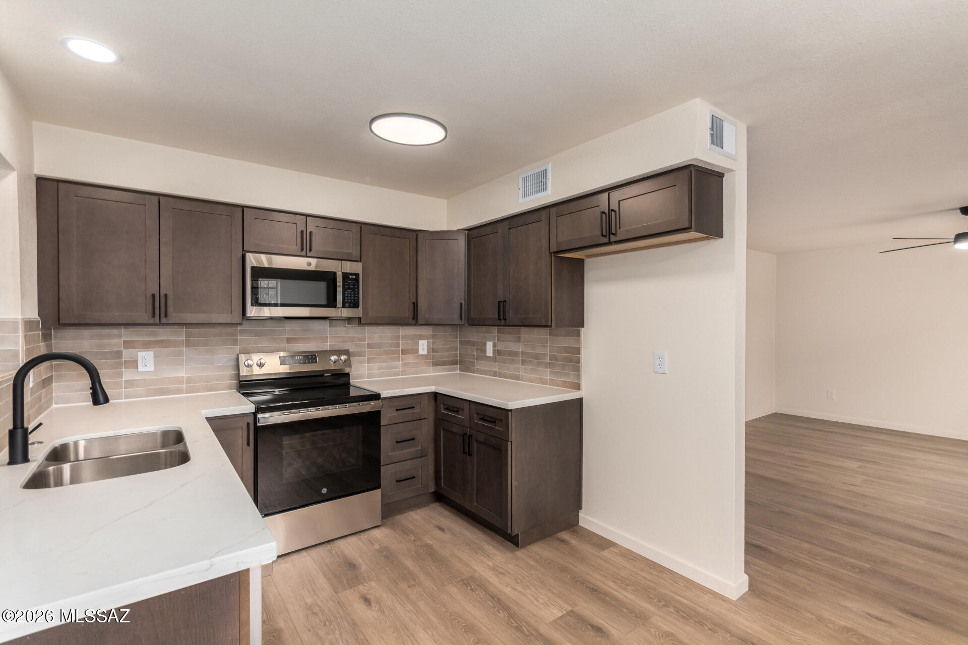 5174 Mountain Avenue