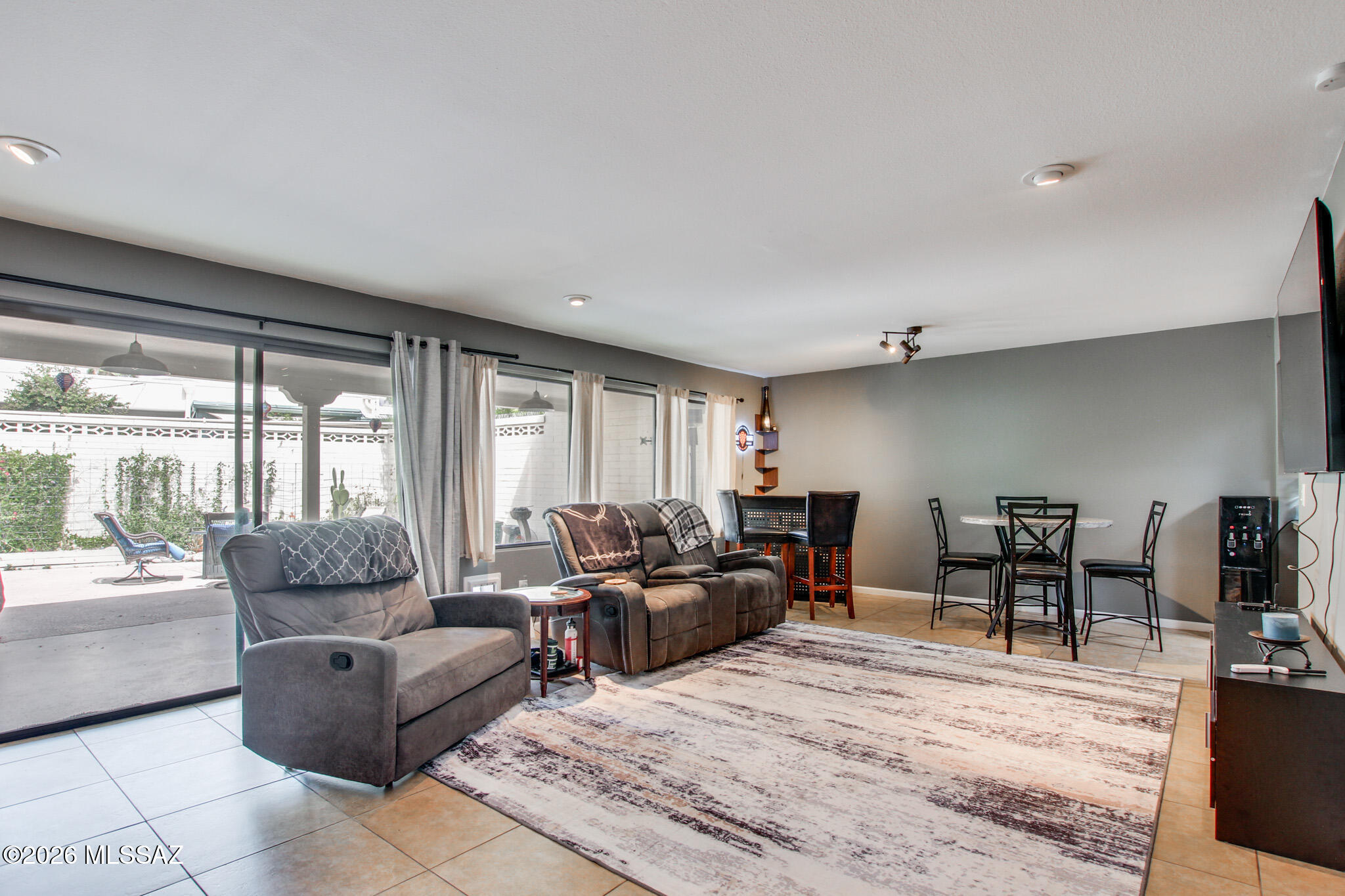 6100 N Oracle Road 19
