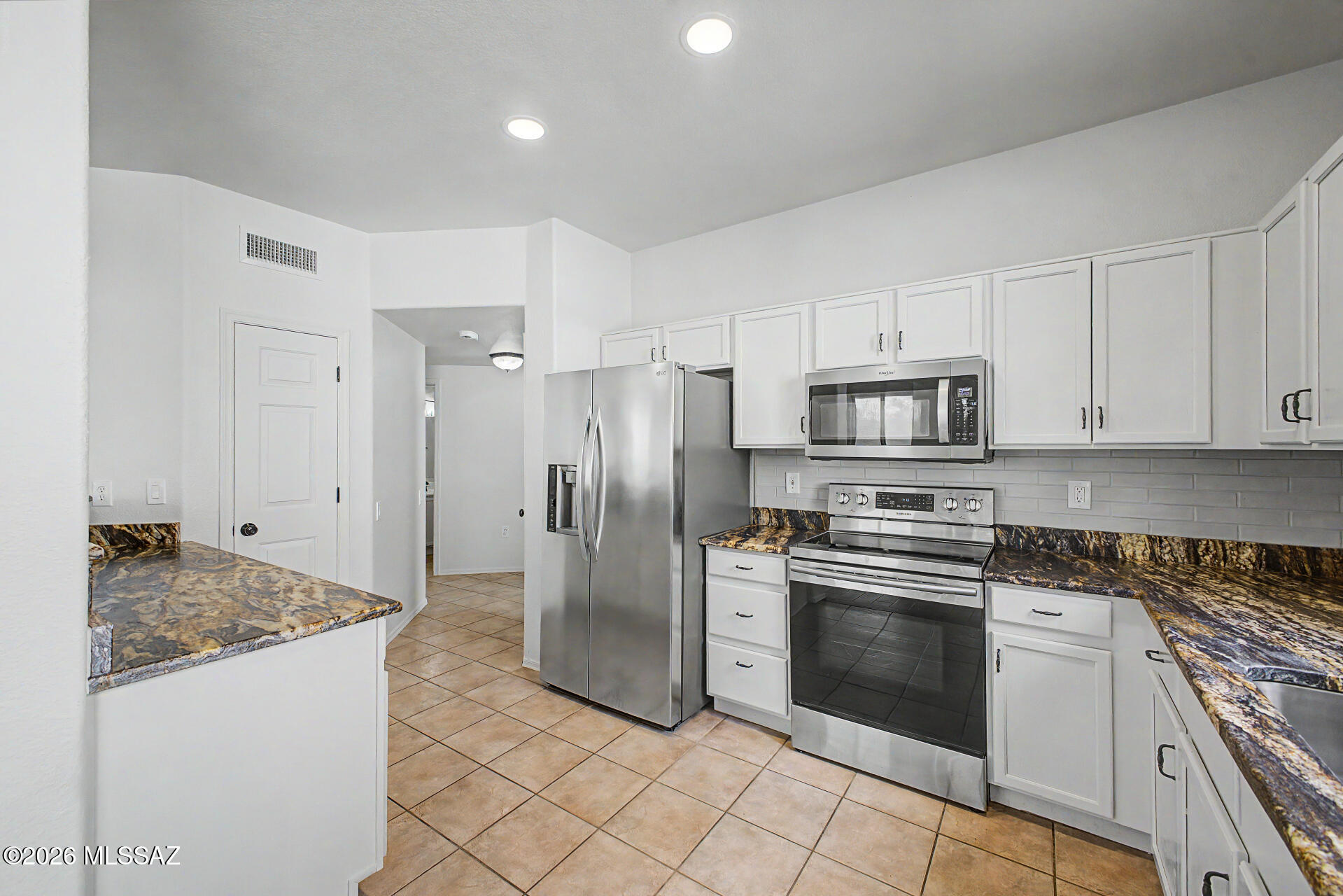 2233 W Gramercy Drive
