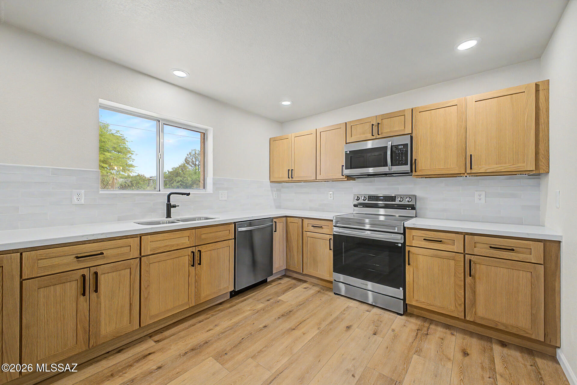 681 N Calle Rinconado