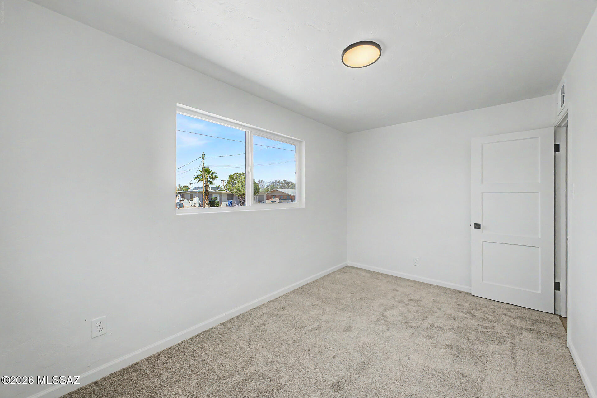 1322 N Rosemont Boulevard