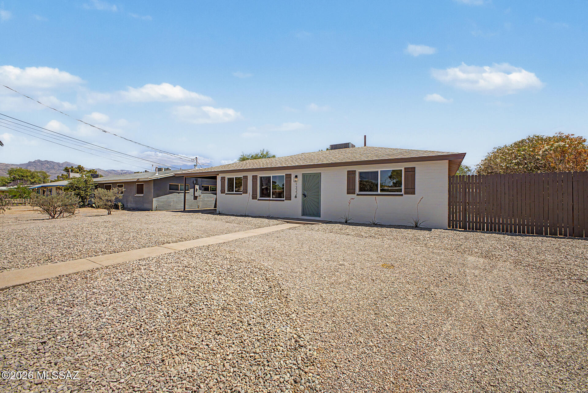 1322 N Rosemont Boulevard