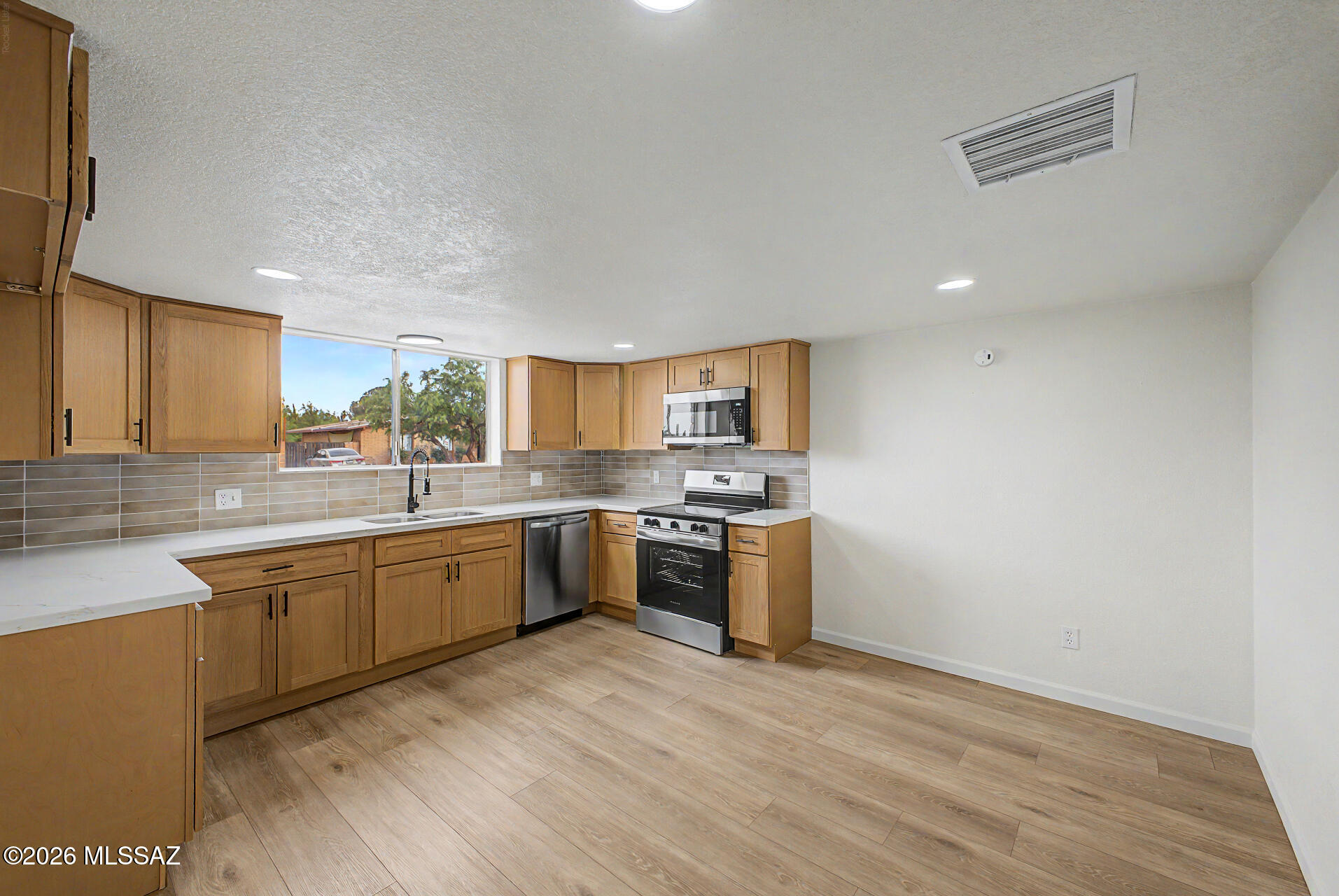 5025 E Evergreen Drive