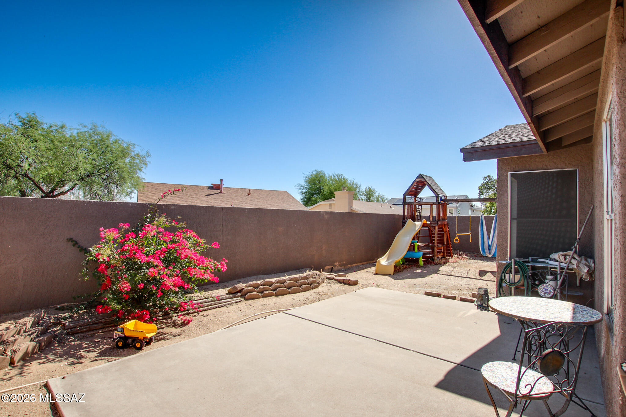 4697 W Globeberry Street